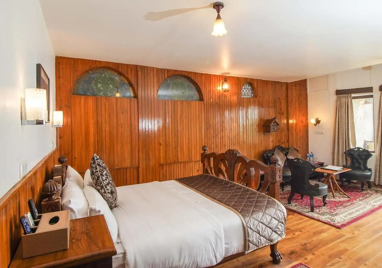 Cochrane Place Hotel