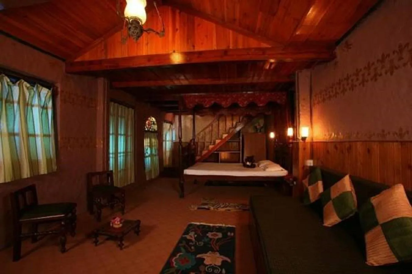 Cochrane Place Hotel