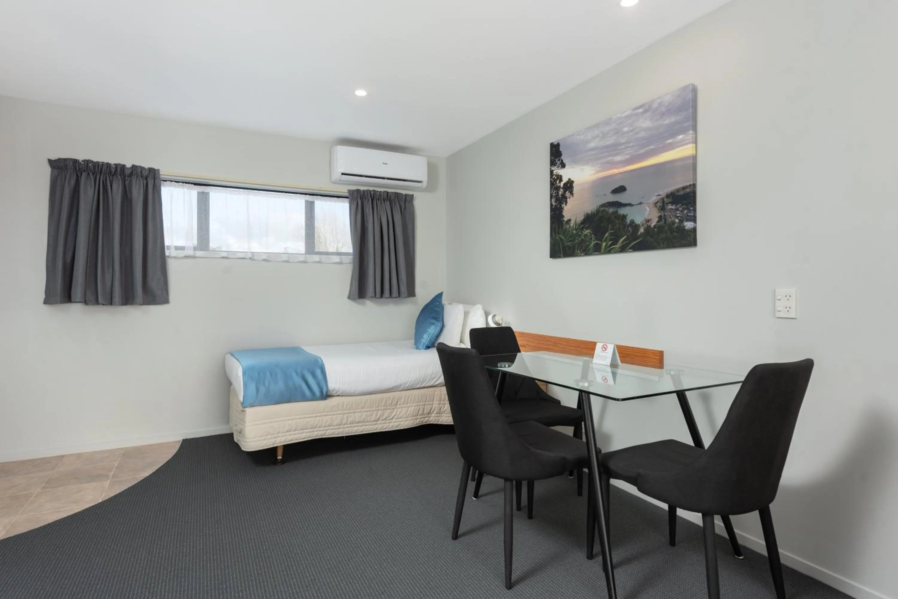 Dining area in ASURE Macy's Motor Inn