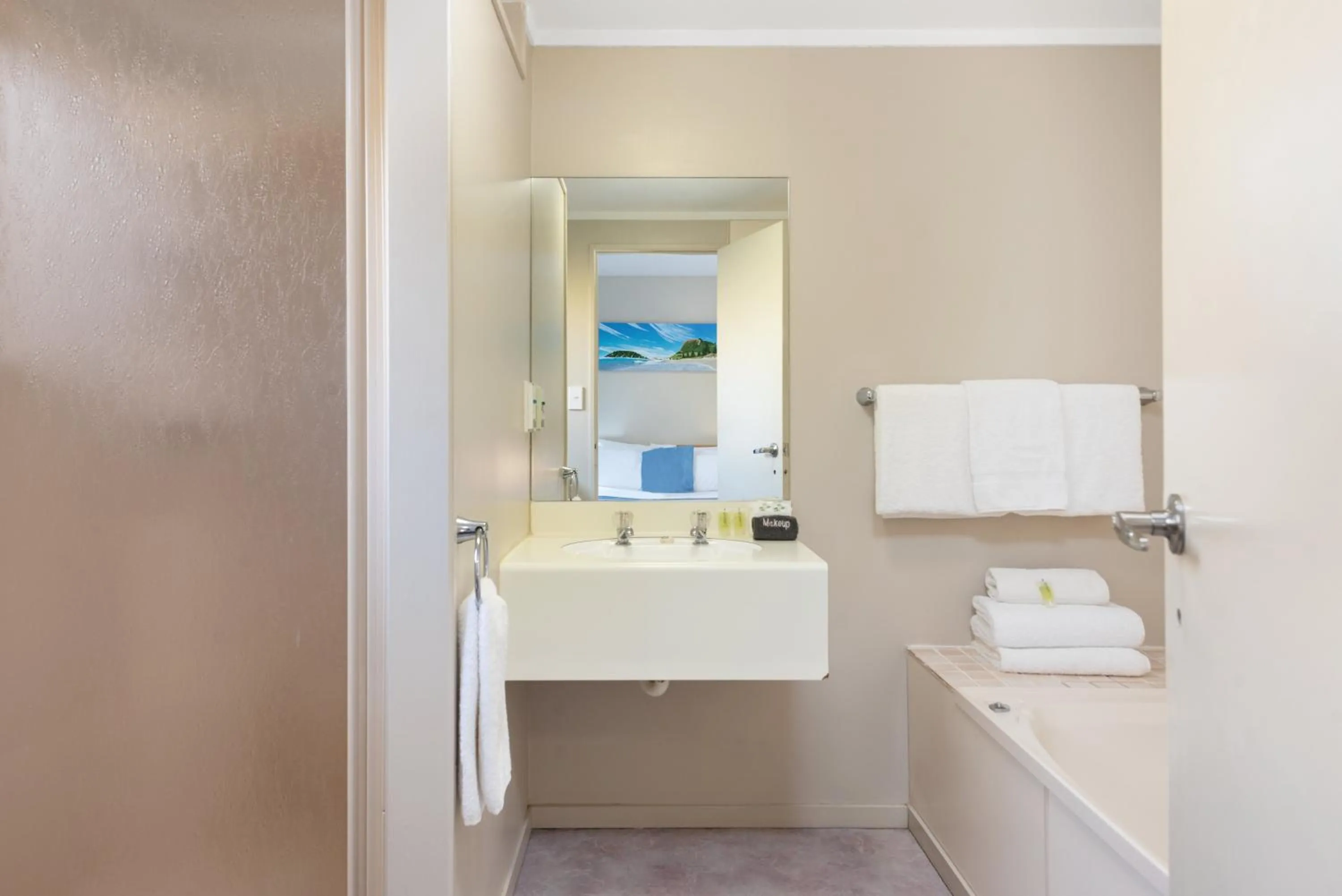 Bathroom in ASURE Macy's Motor Inn