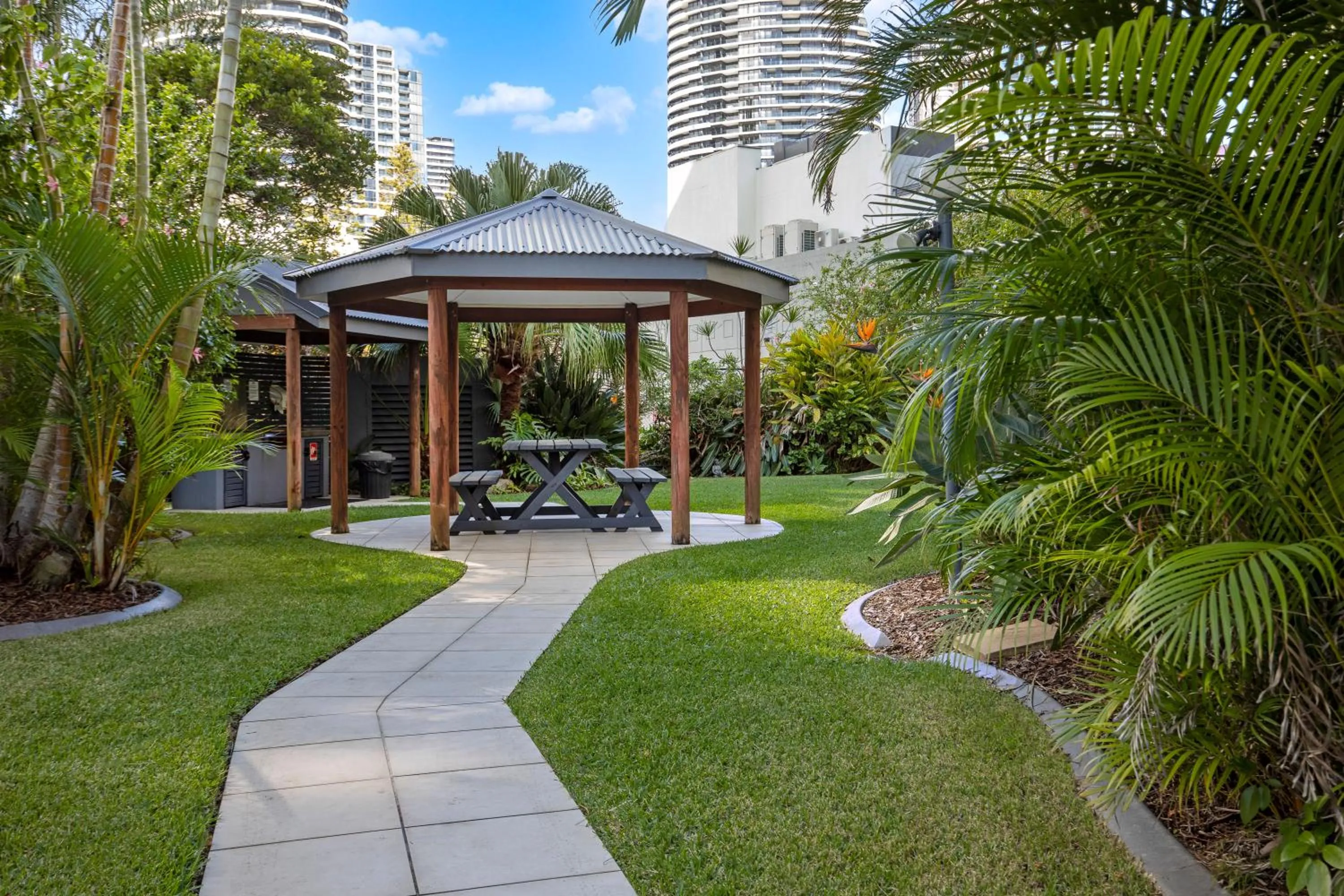 BBQ facilities in Pacific Resort Broadbeach