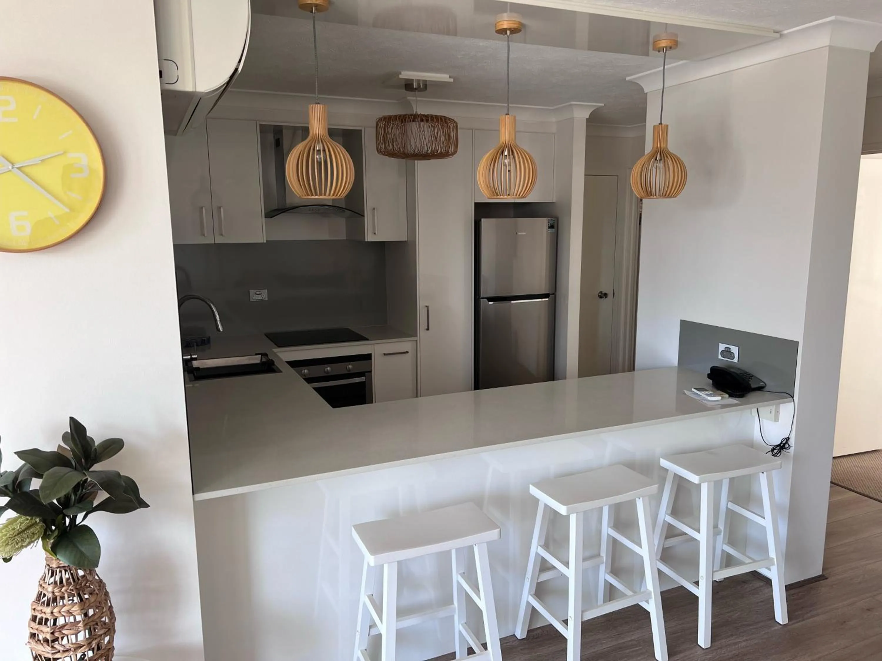 Kitchen or kitchenette in Pacific Resort Broadbeach