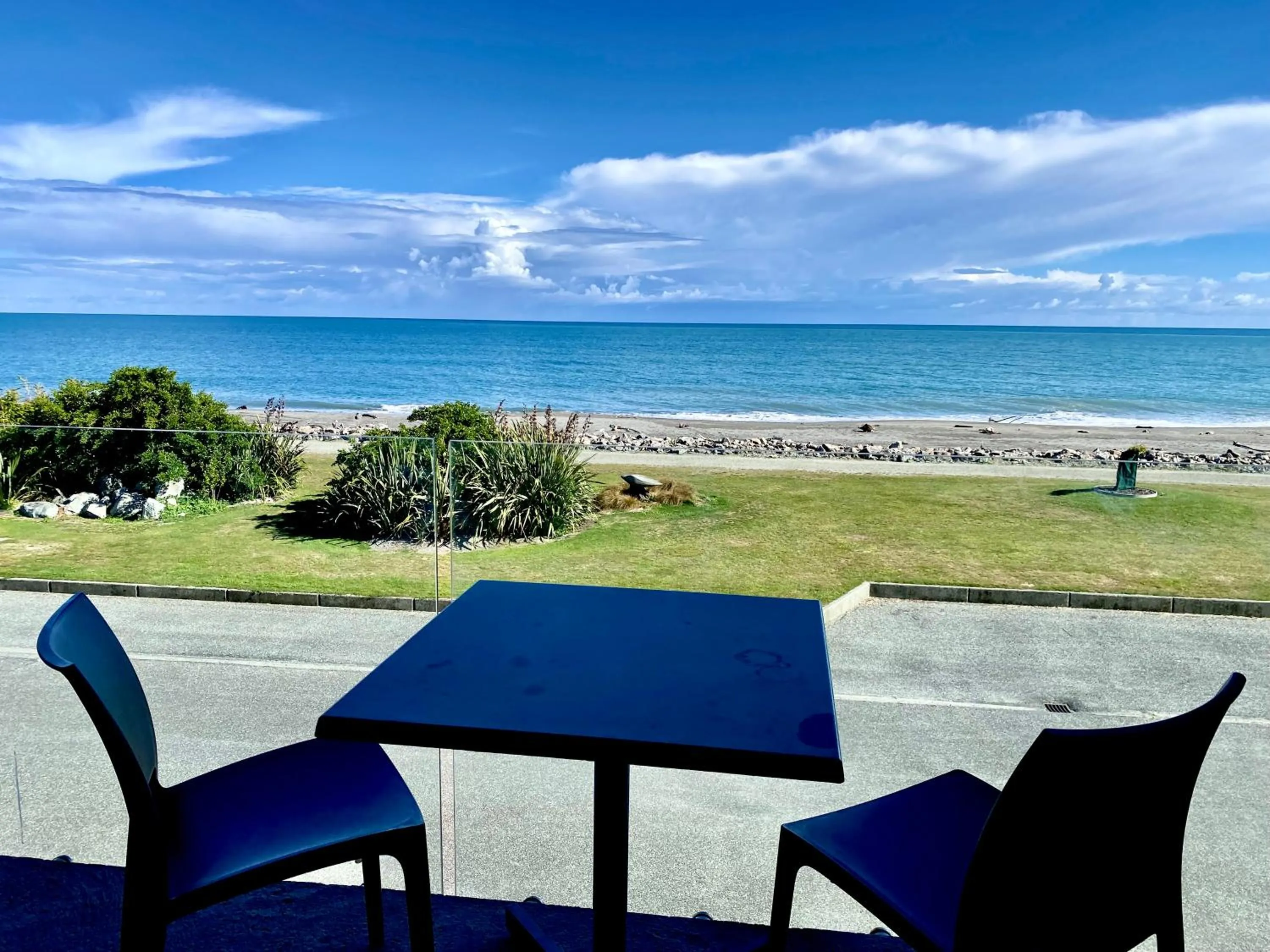 Sea view in Beachfront Hotel Hokitika