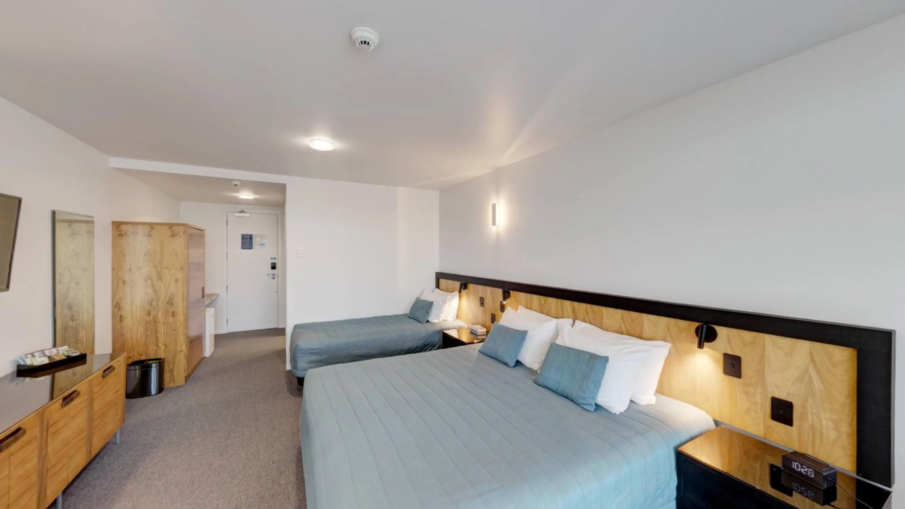 Photo of the whole room, Bed in Beachfront Hotel Hokitika