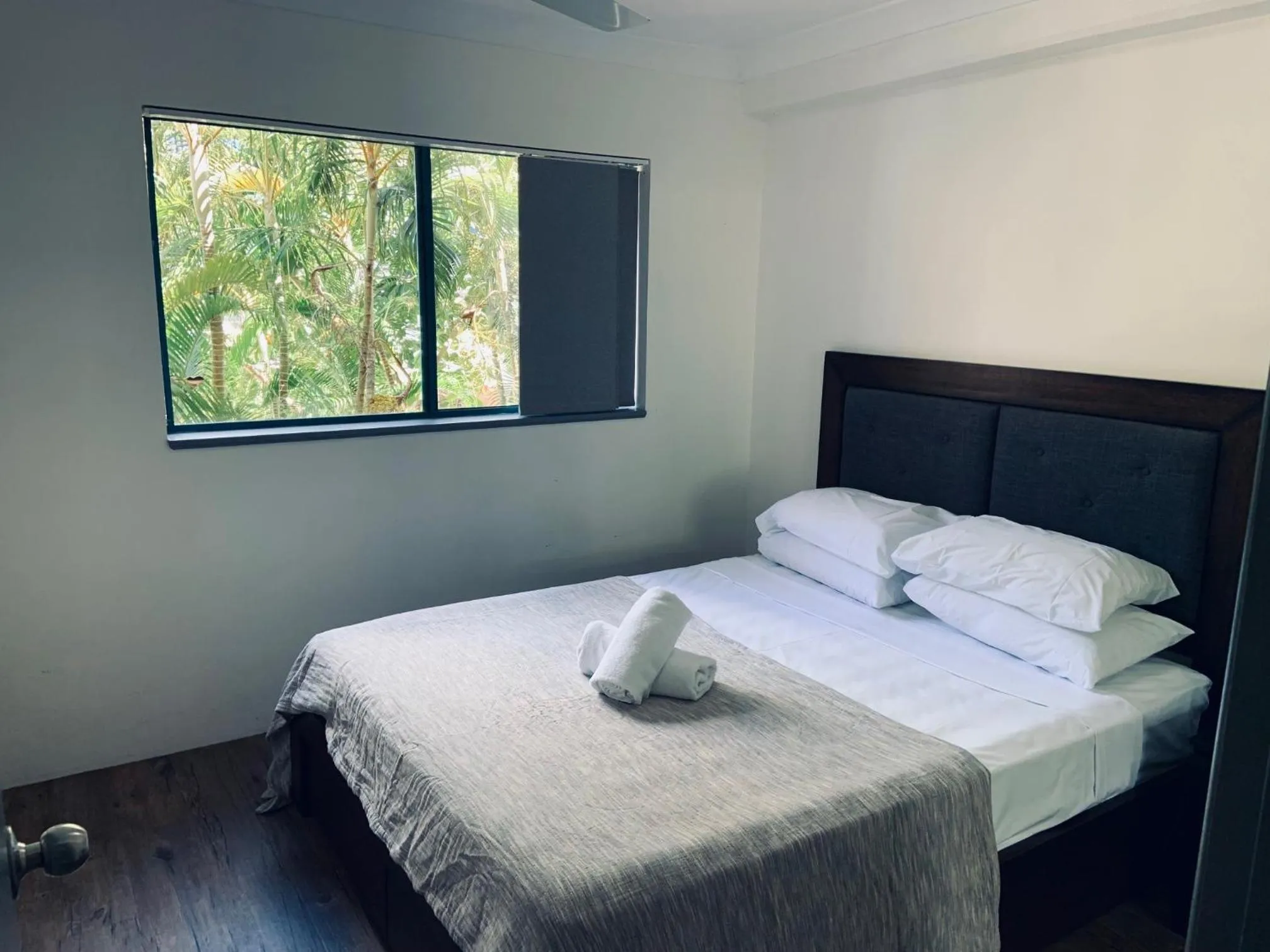 Bed in Aruba Surf Resort