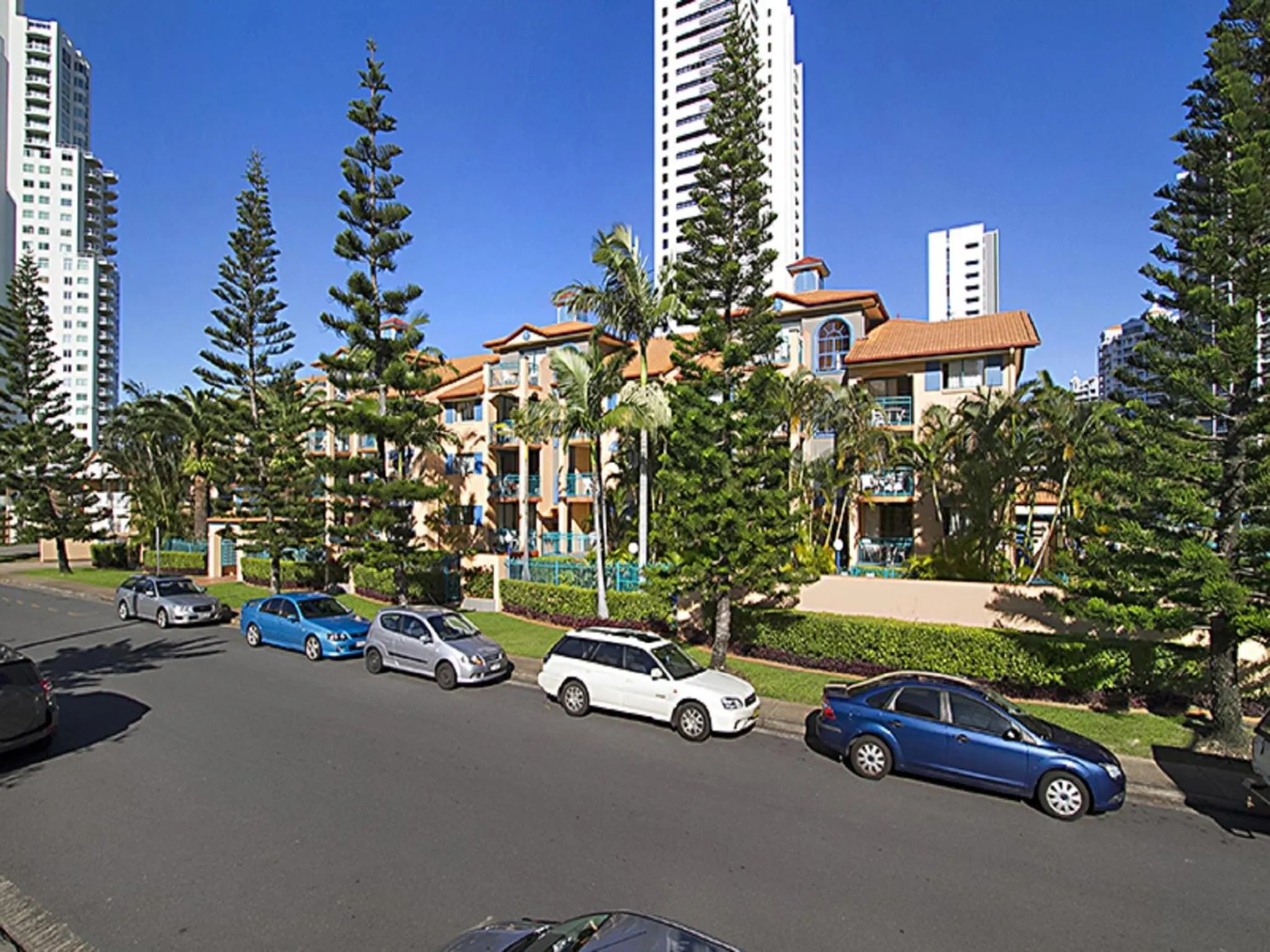 Street view in Aruba Surf Resort