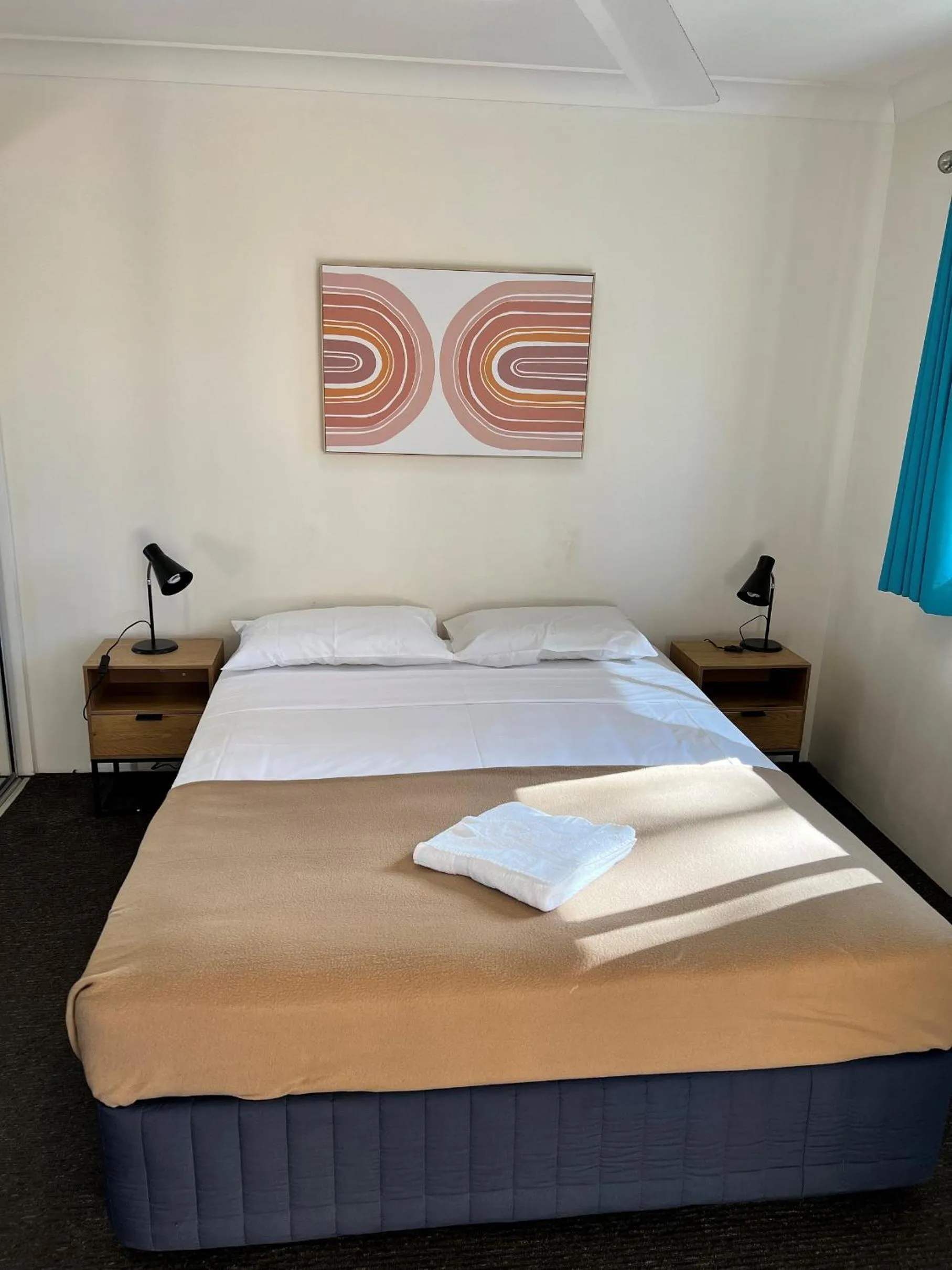 Bed in Aruba Surf Resort