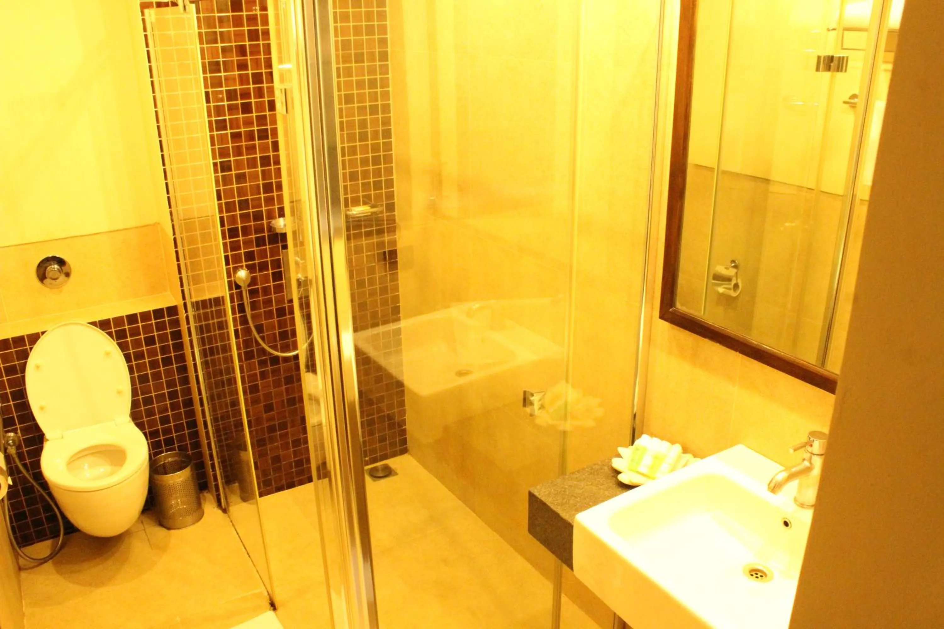 Shower in juSTa MG Road