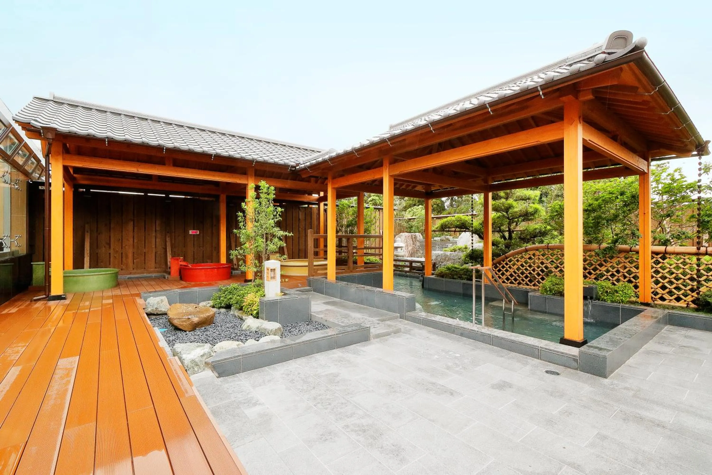 Open Air Bath in International Resort Hotel Yurakujo