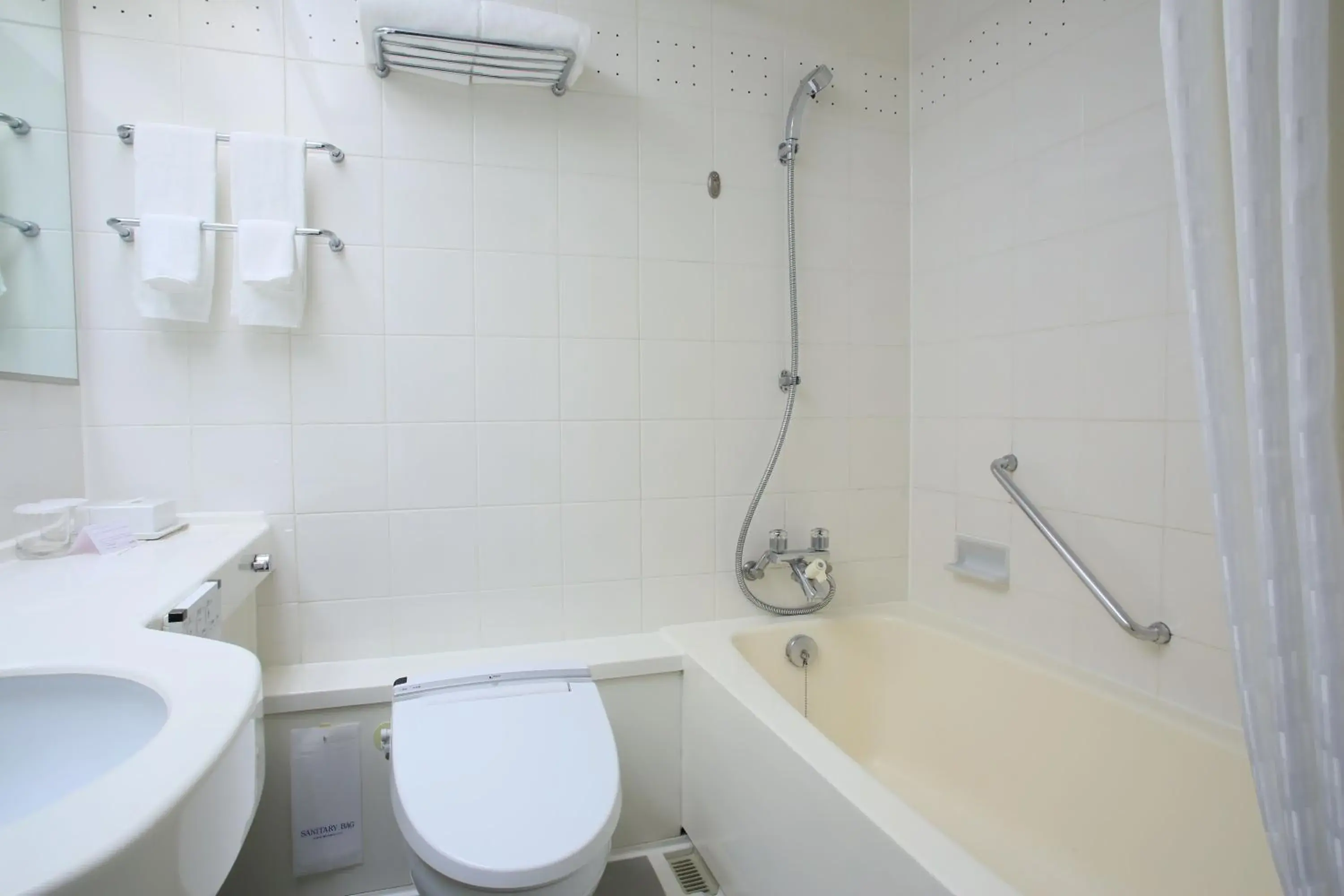 Standard Twin Room - single occupancy - Smoking in International Resort Hotel Yurakujo Standard Twin Room - single occupancy - Smoking in International Resort Hotel Yurakujo