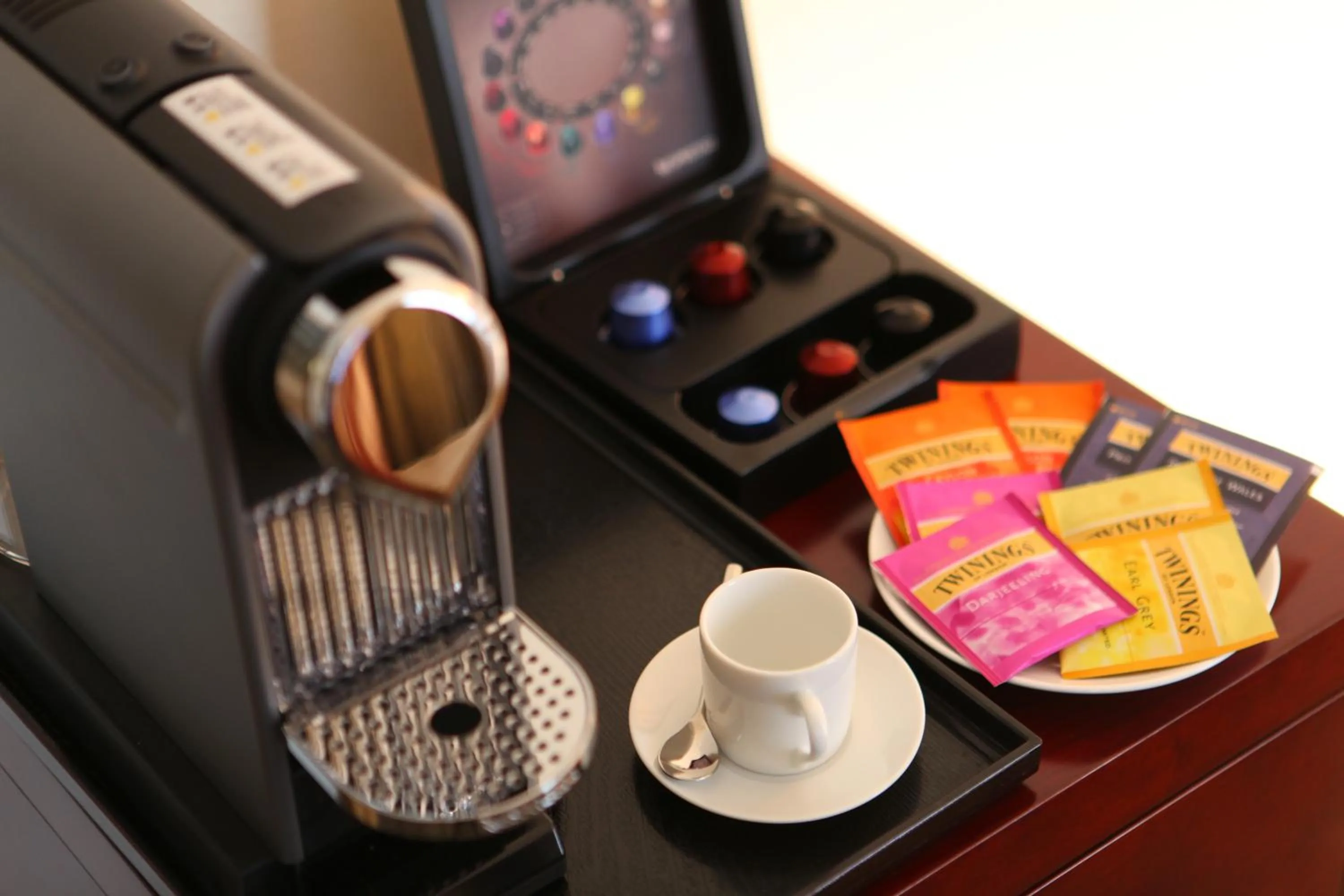 Coffee/tea facilities in International Resort Hotel Yurakujo