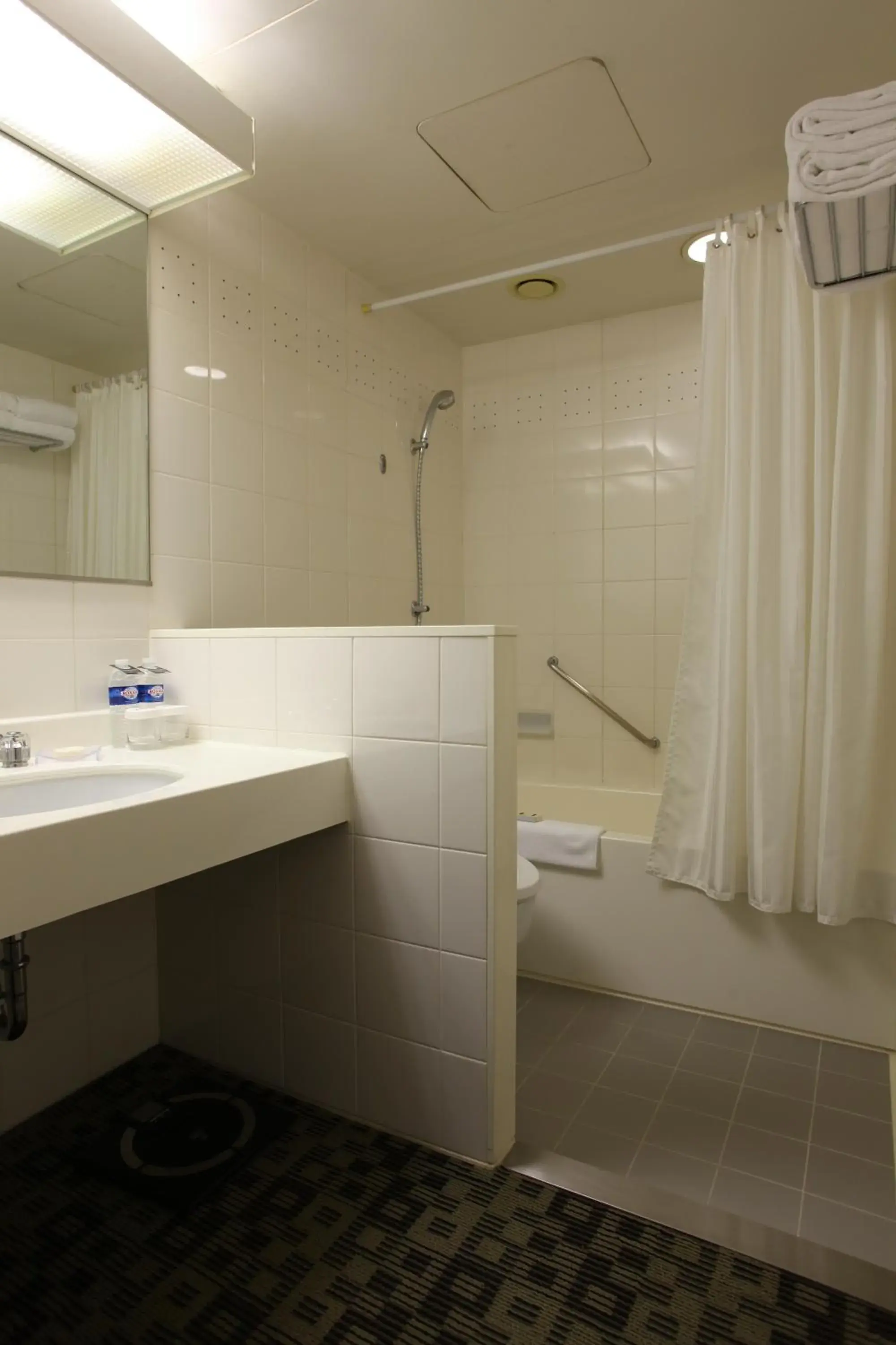 Deluxe Double Room - single occupancy - Half-Board Included - Non-Smoking in International Resort Hotel Yurakujo Deluxe Double Room - single occupancy - Half-Board Included - Non-Smoking in International Resort Hotel Yurakujo