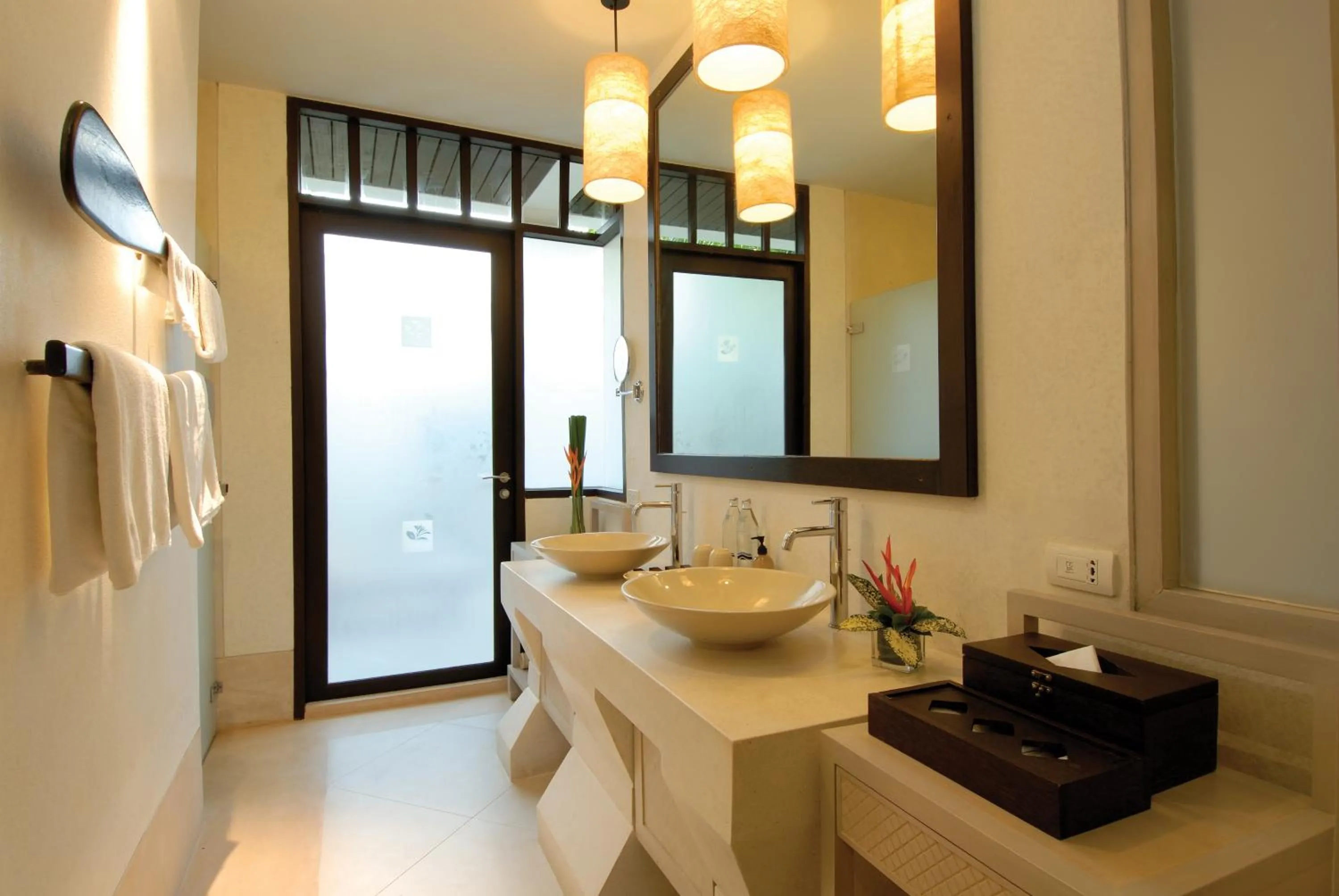 Bathroom in Melati Beach Resort & Spa