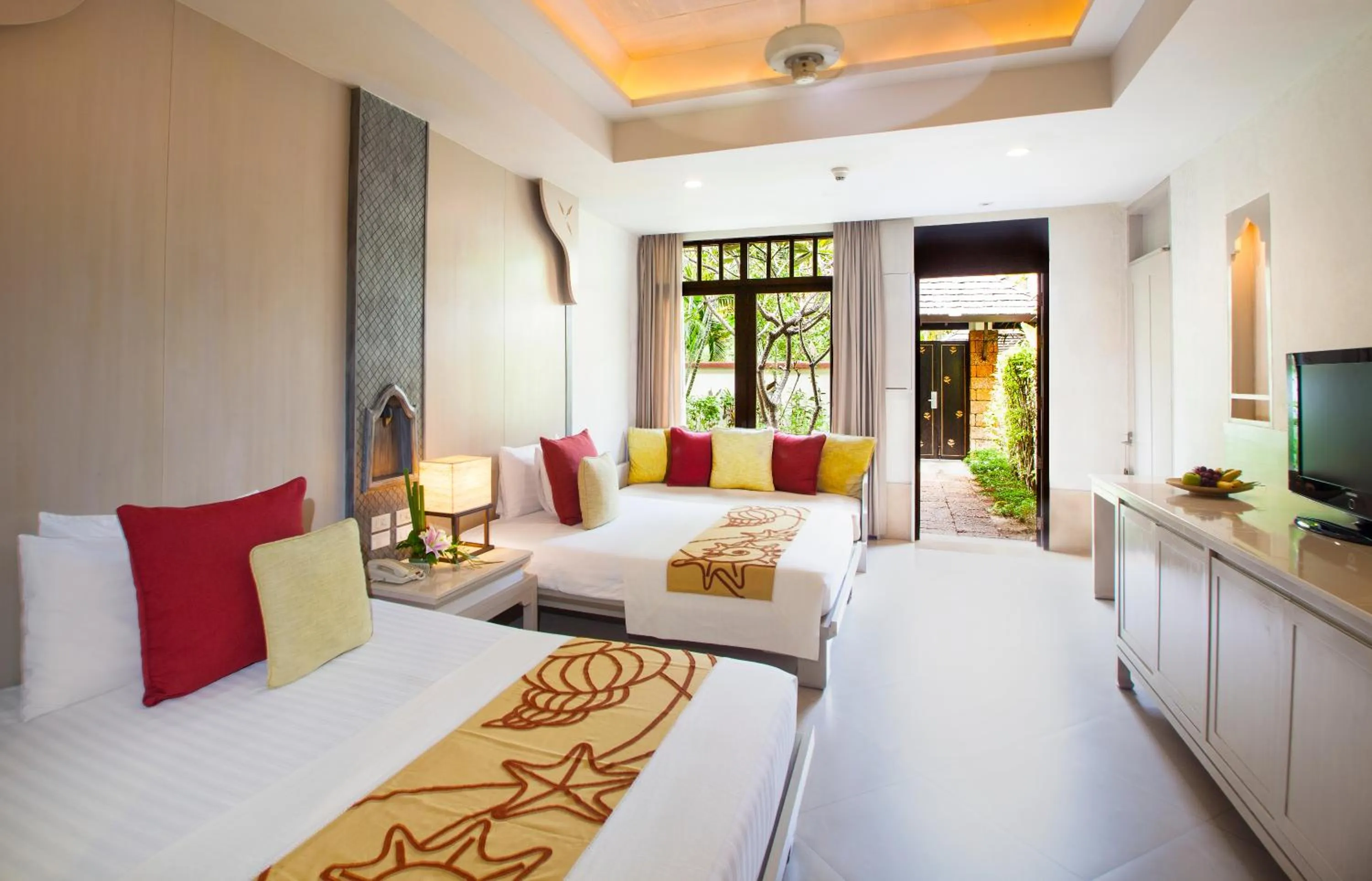 Bedroom, Bed in Melati Beach Resort & Spa
