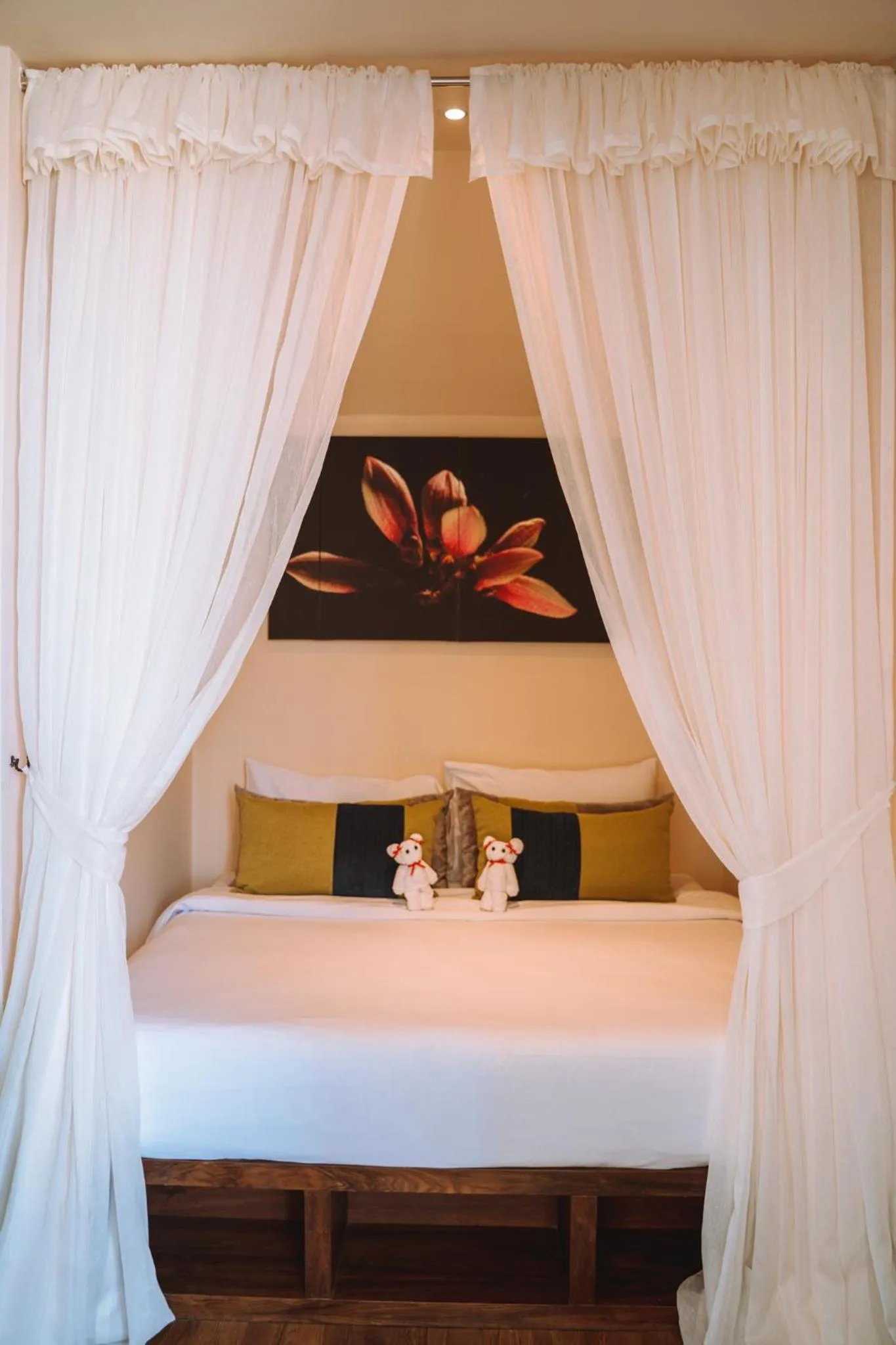 Bed in Chaweng Regent Beach Resort