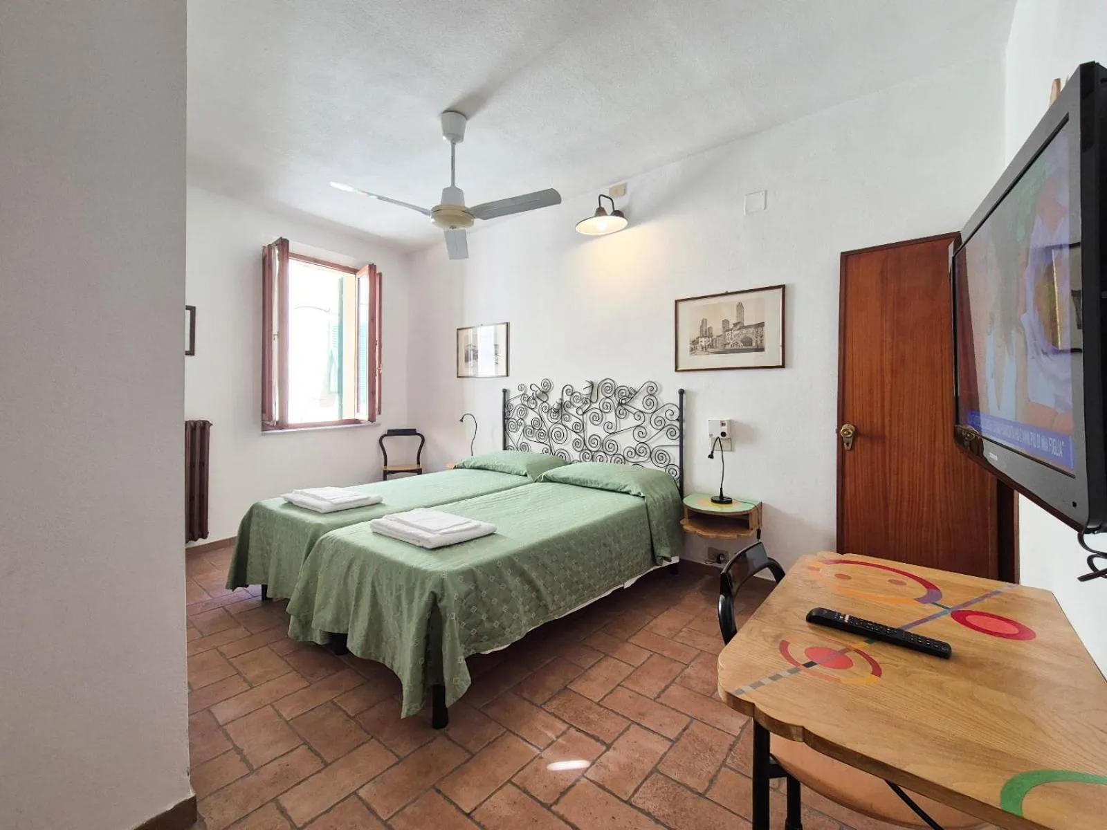 Bed in Helvetia Pisa Tower