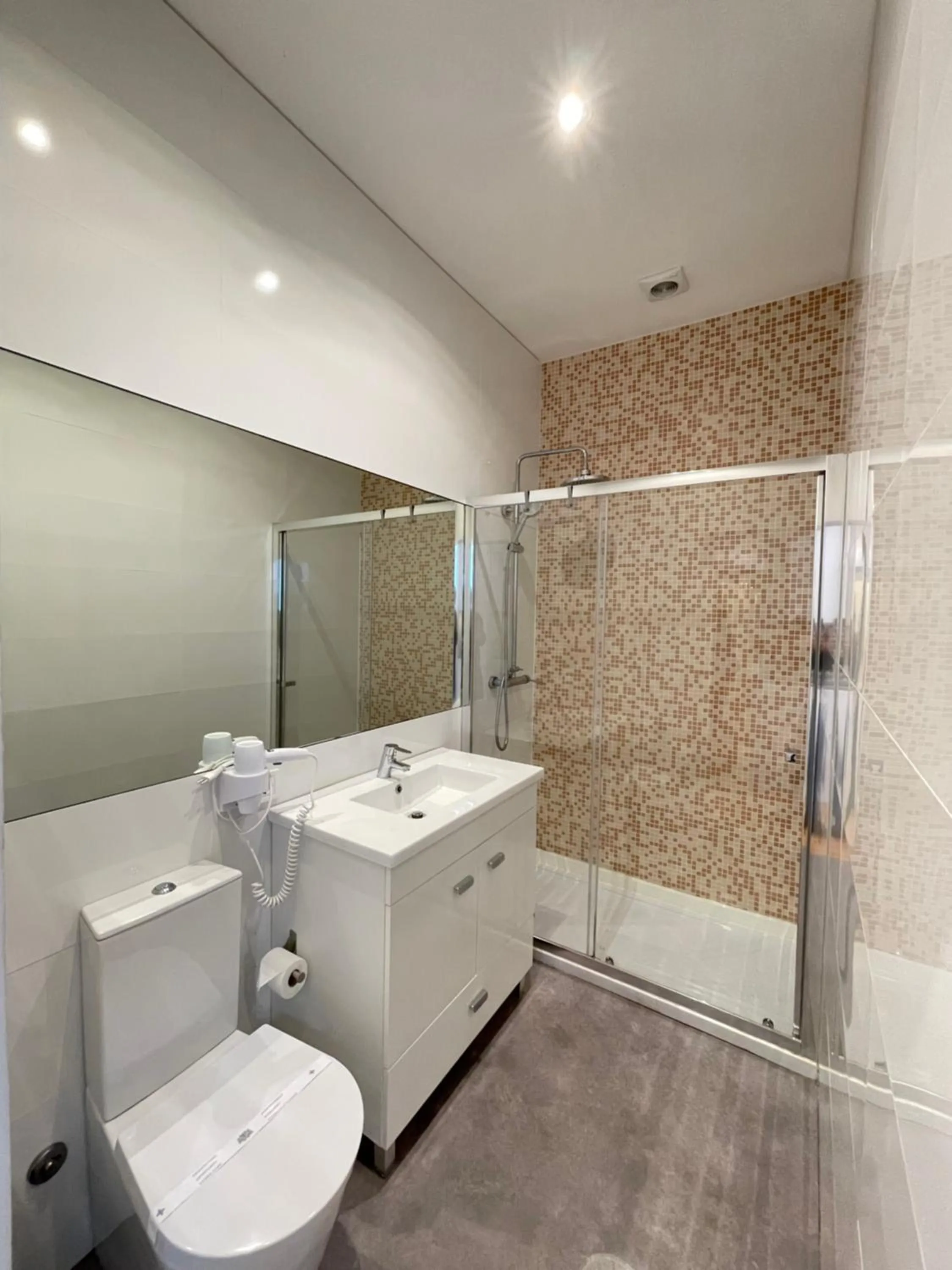 Bathroom in MyStay Porto Centro