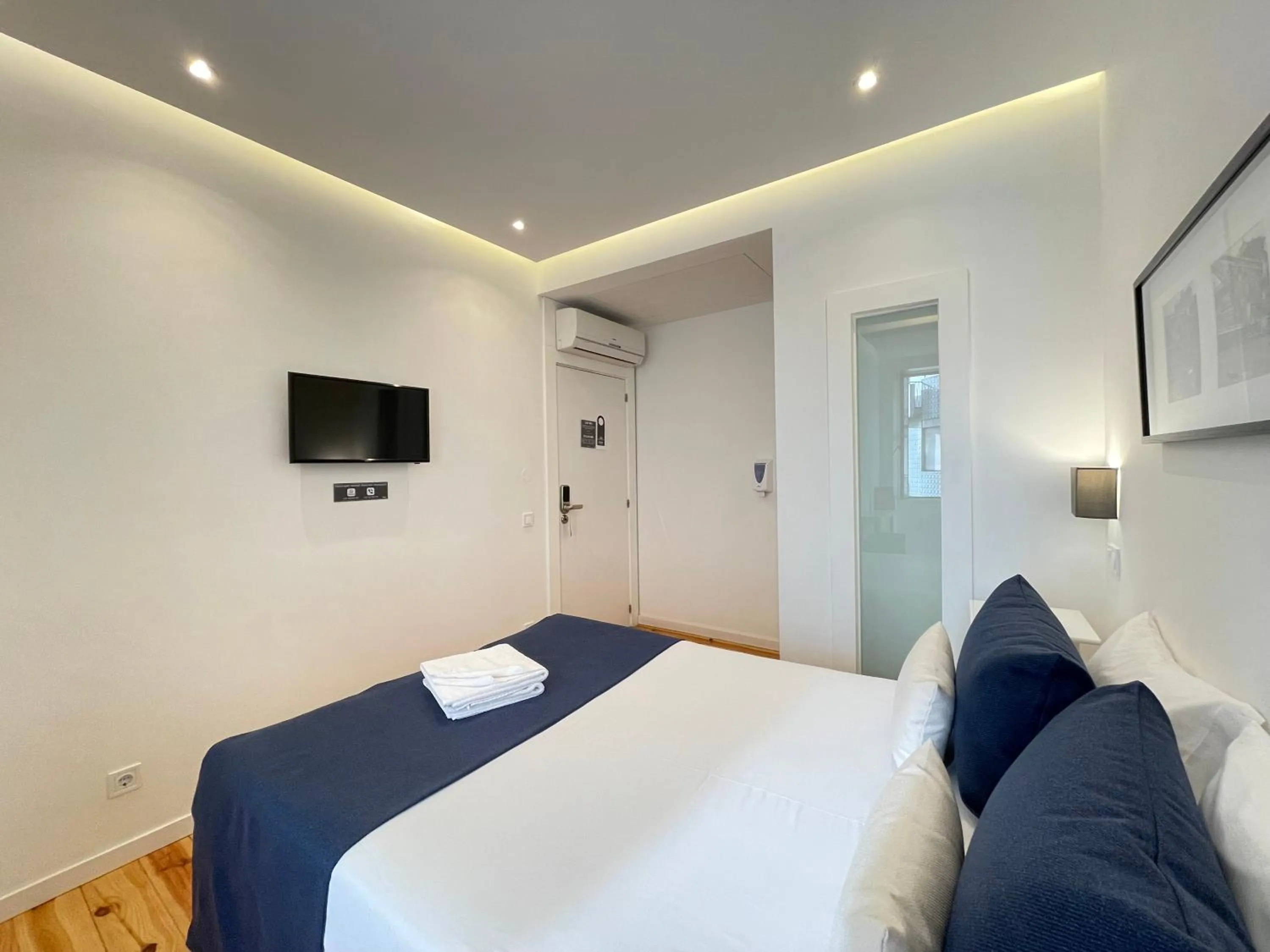 Bed in MyStay Porto Centro