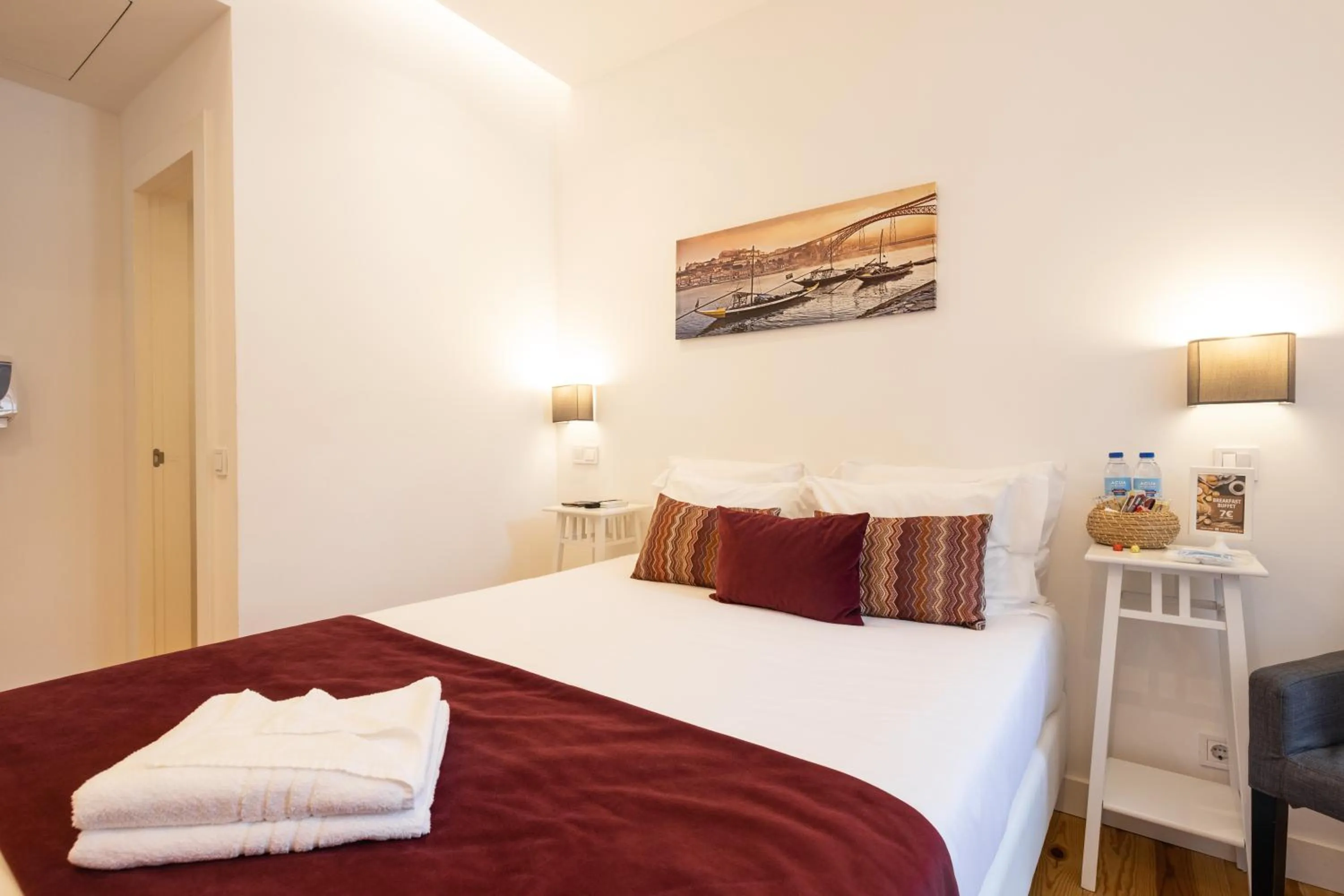 Bedroom, Bed in MyStay Porto Centro
