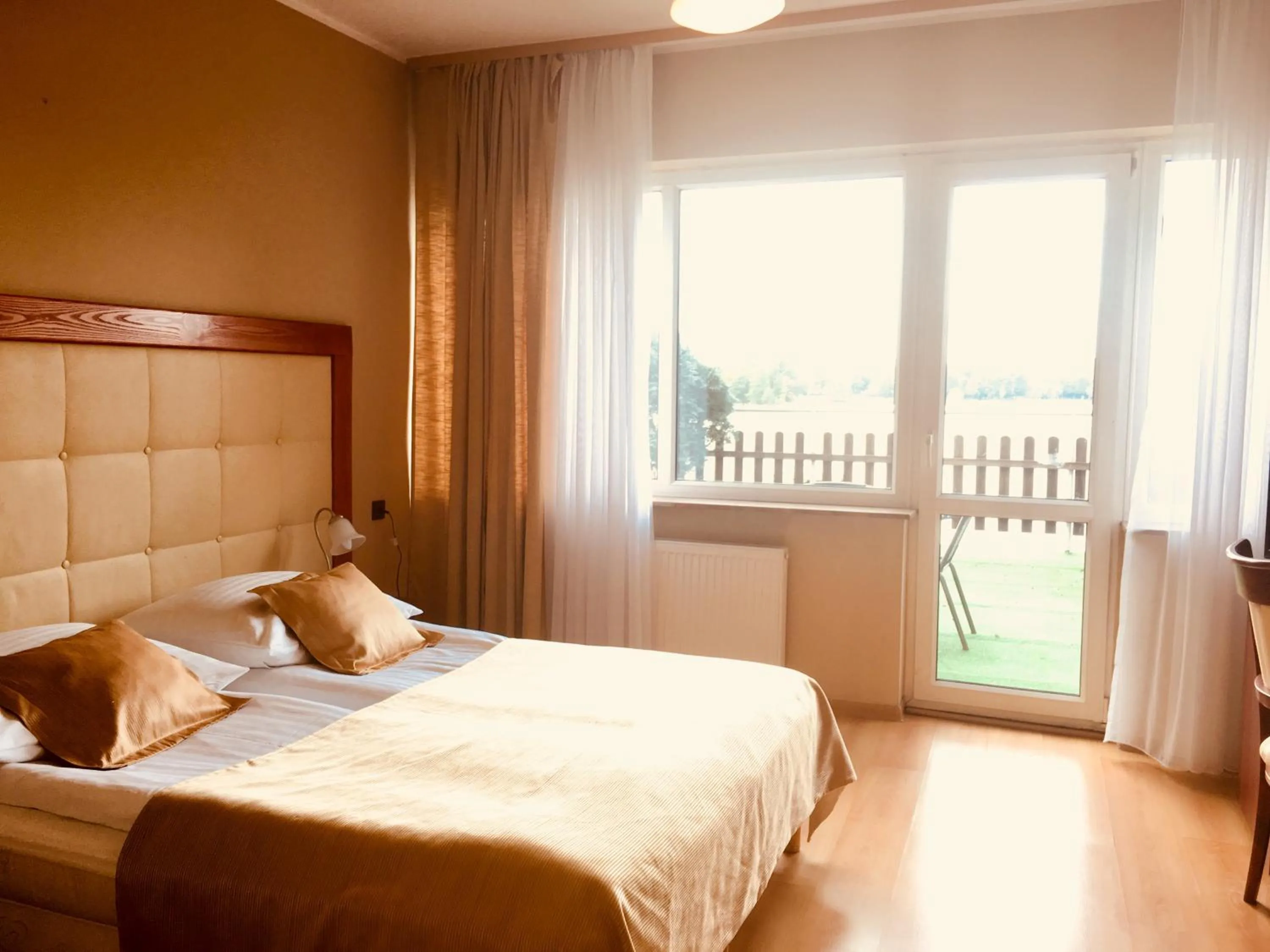 Photo of the whole room, Bed in Neptun