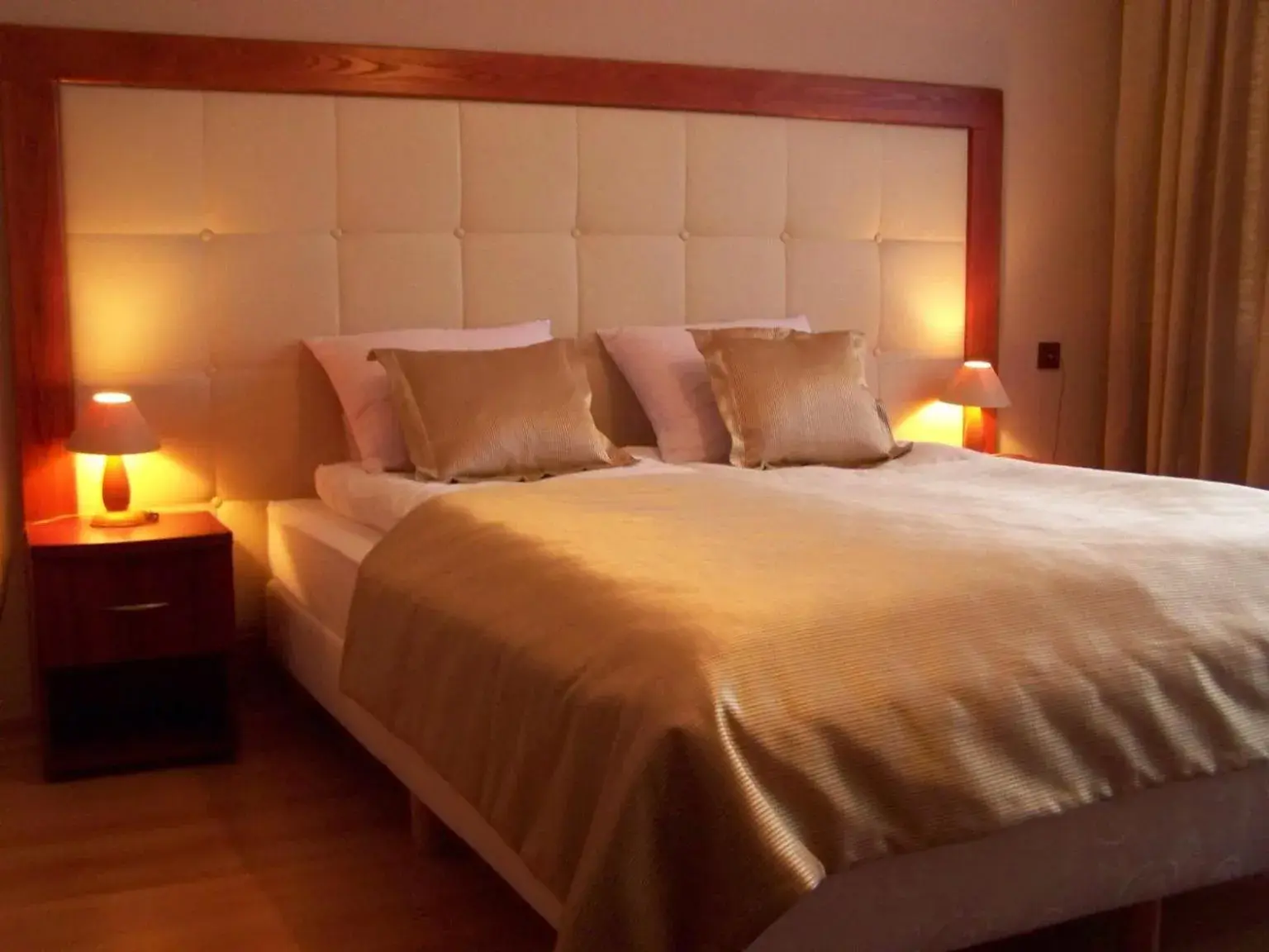 King Room with Lake View in Neptun King Room with Lake View in Neptun