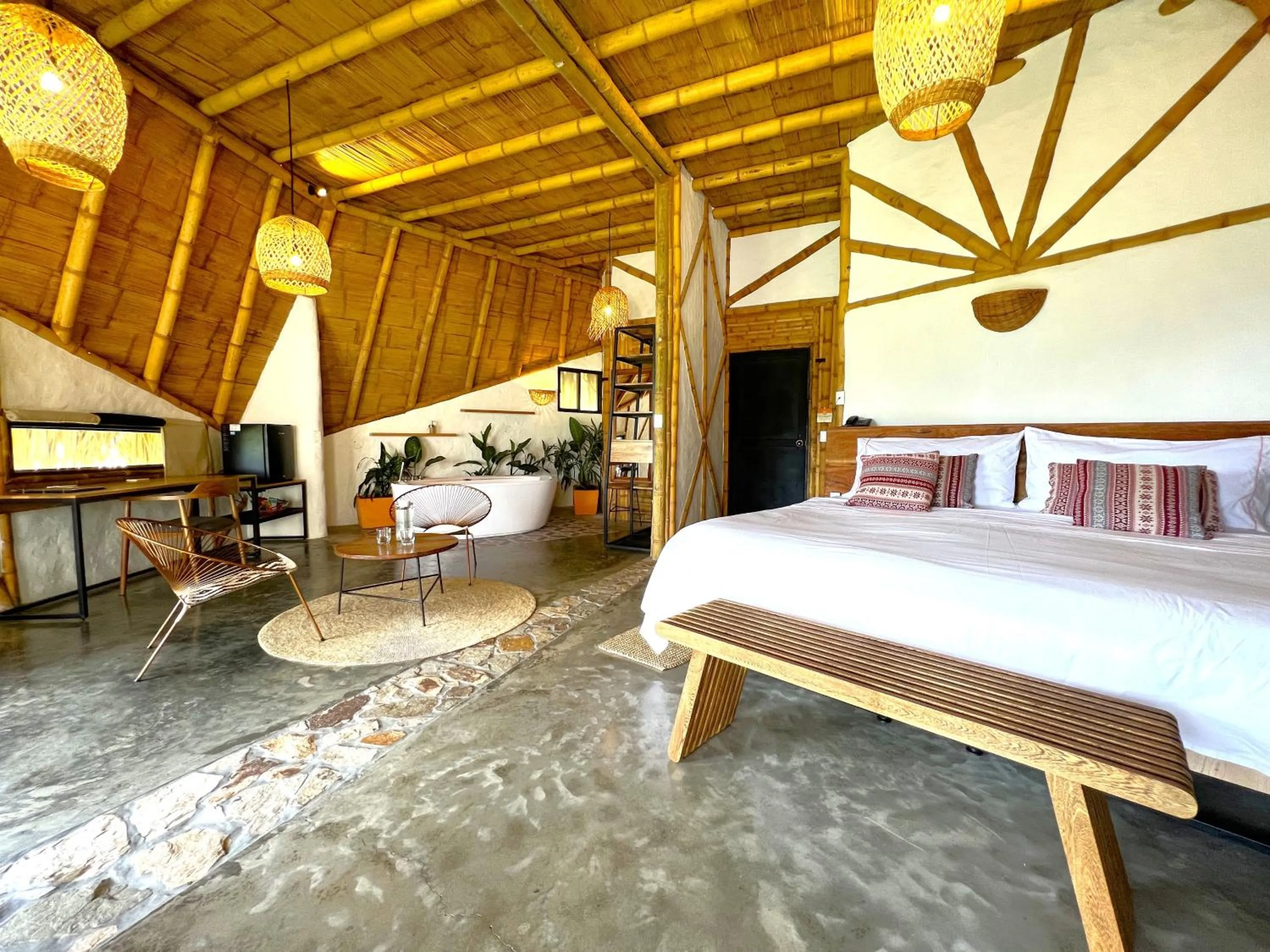 Bed in Ceiba by Masaya Collection