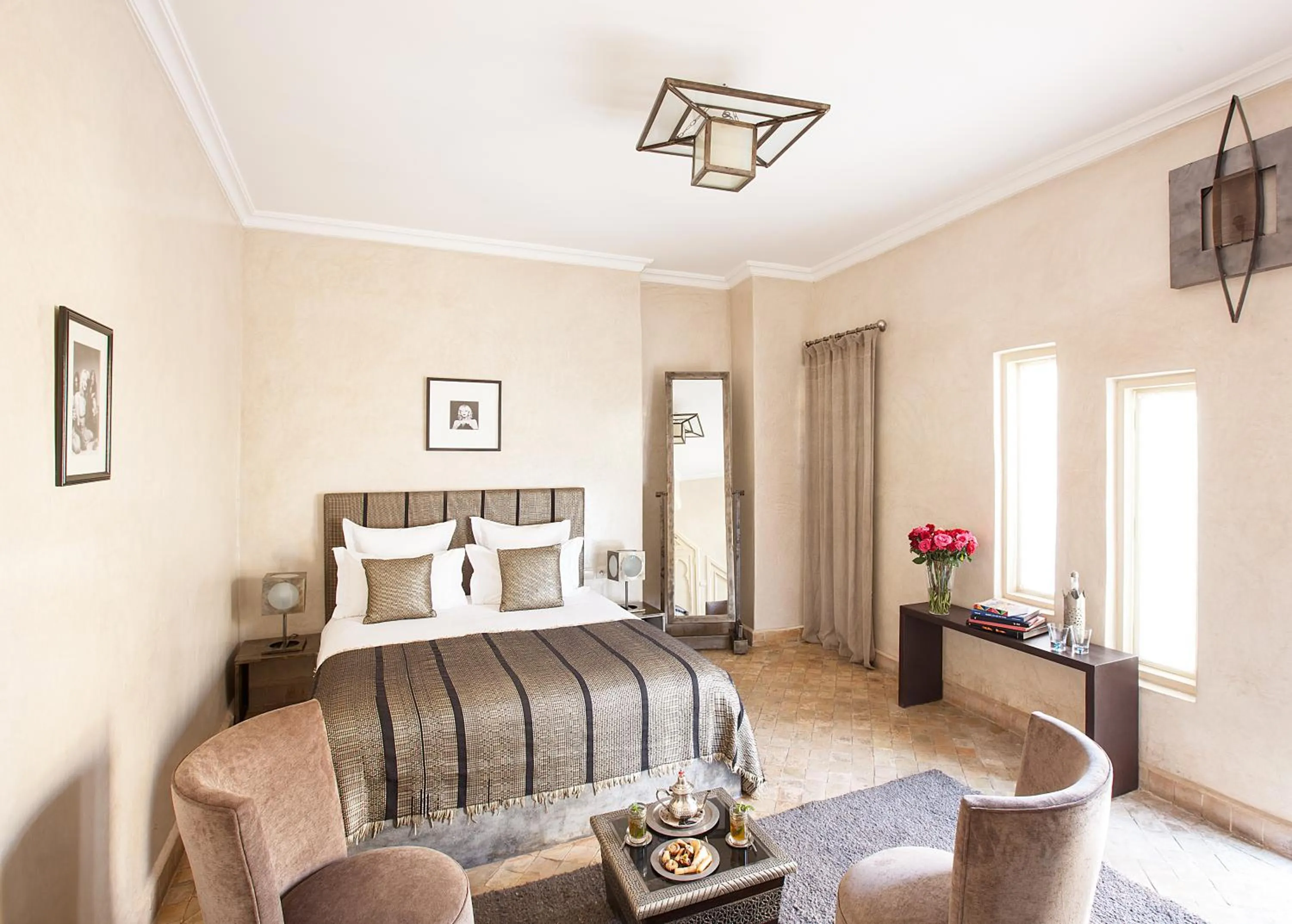 Photo of the whole room, Bed in Riad Cocoon