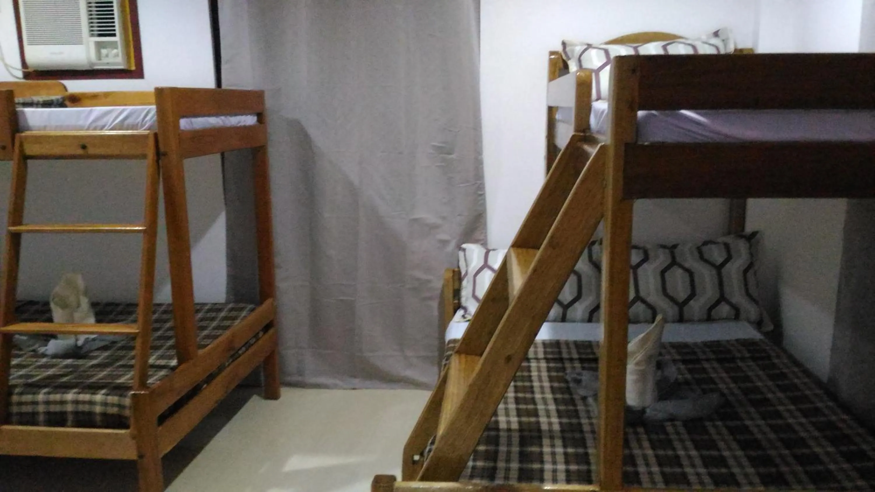 bunk bed, Bed in Sealor Pension House