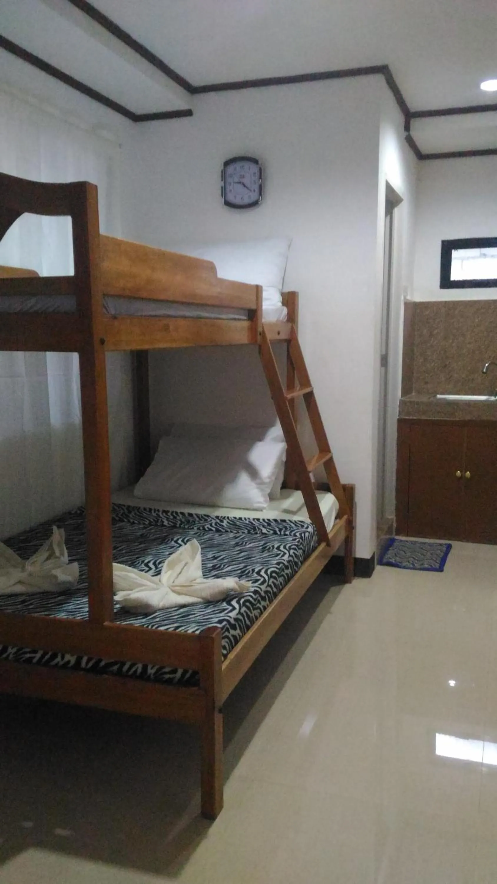 bunk bed, Bed in Sealor Pension House