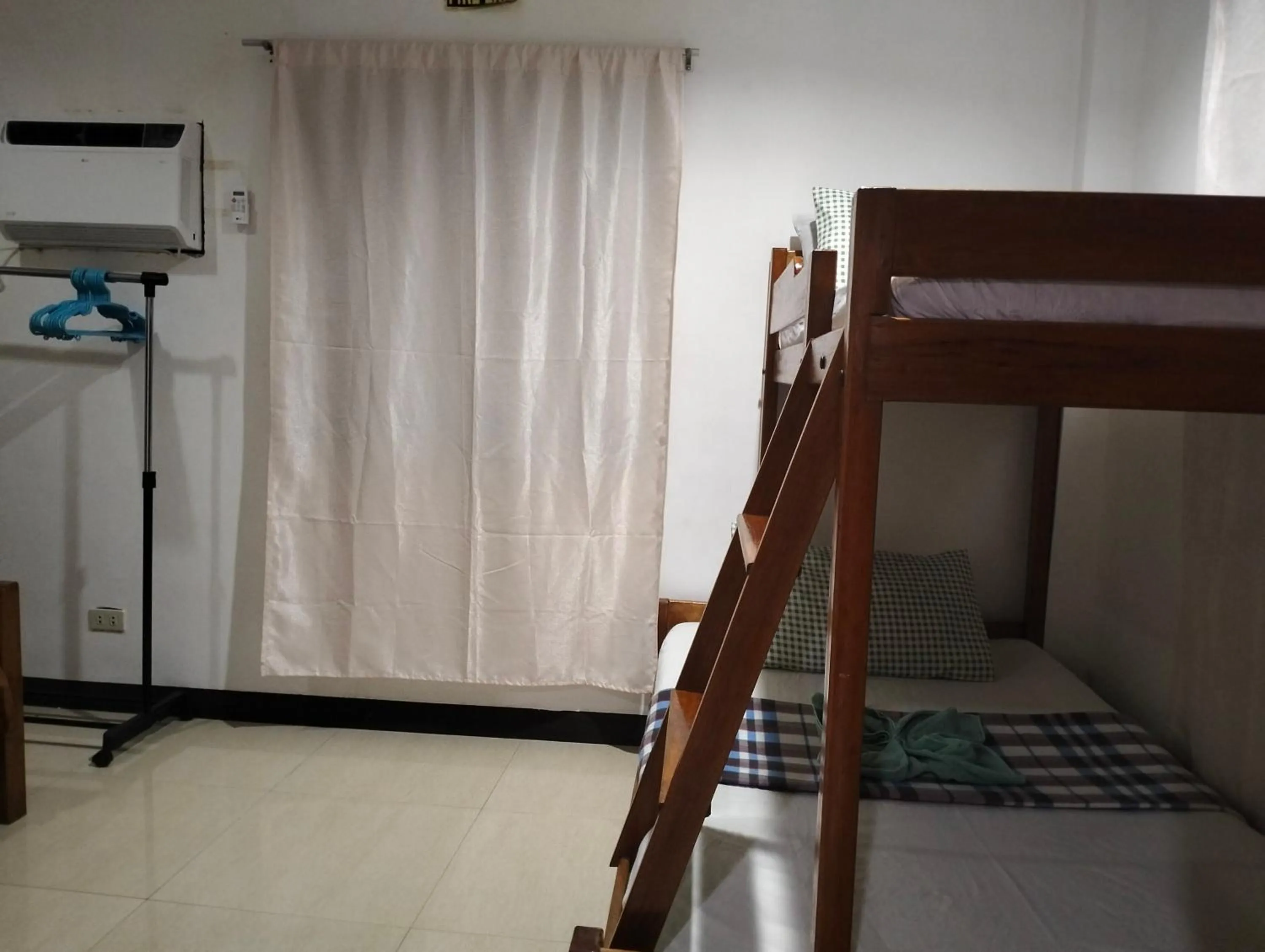 bunk bed, Bed in Sealor Pension House