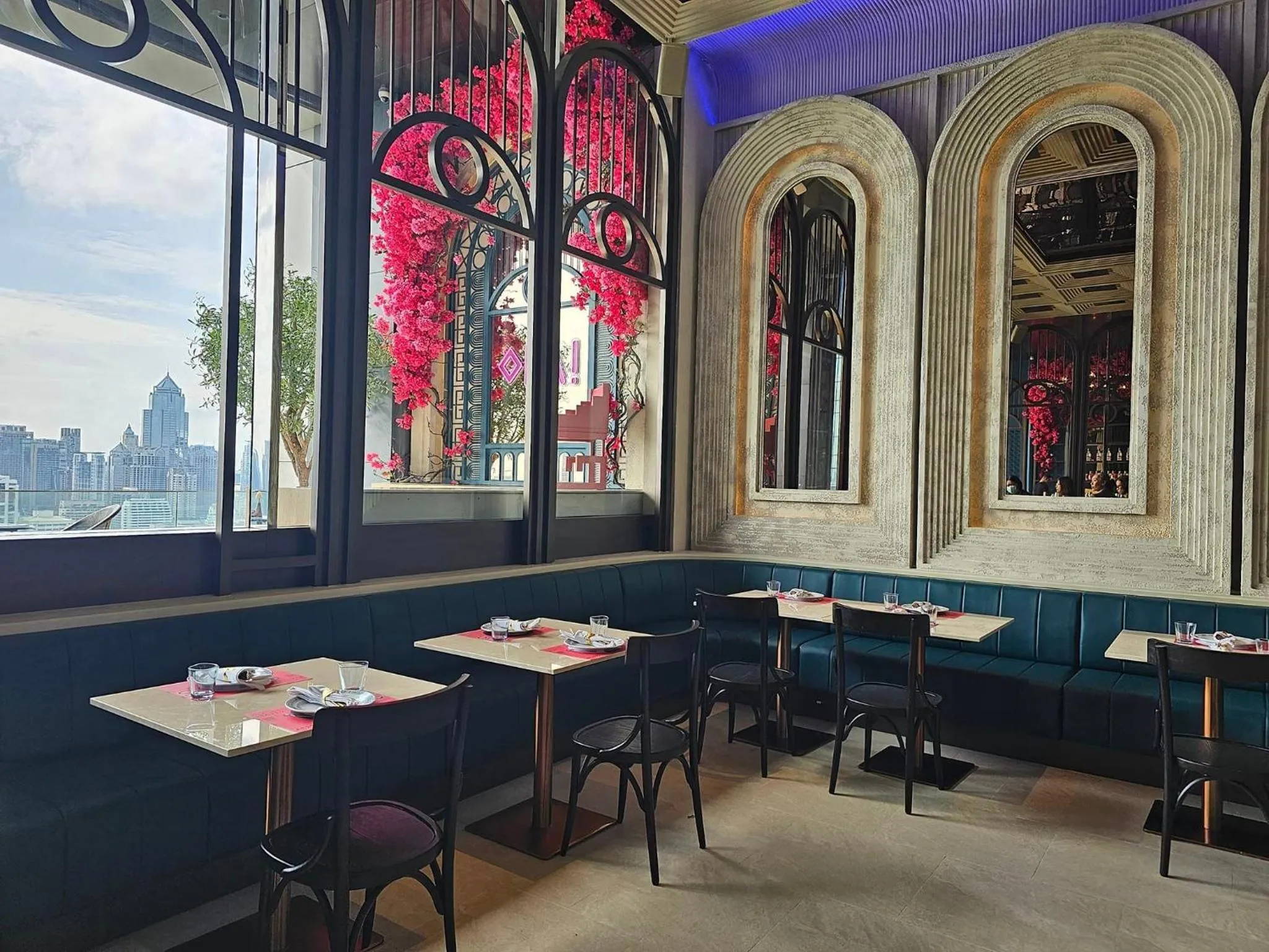 Restaurant/places to eat in Column Bangkok Hotel