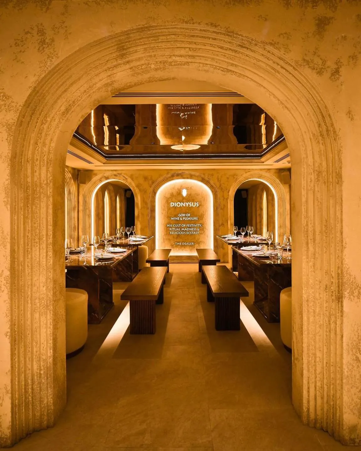 Restaurant/places to eat in Column Bangkok Hotel