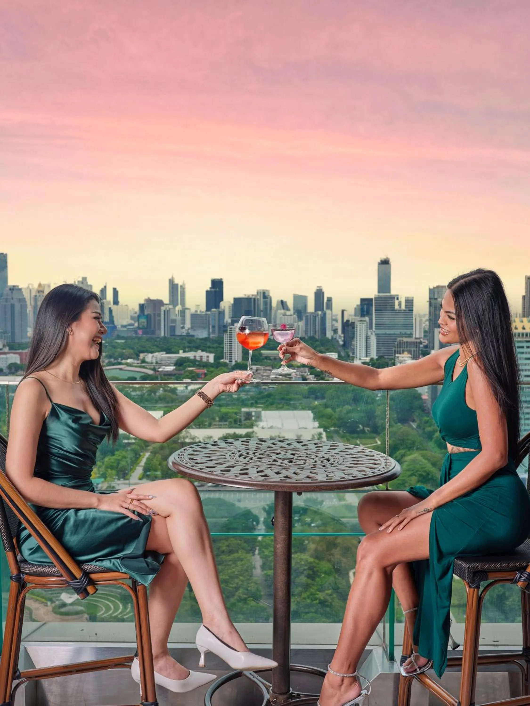 Restaurant/places to eat in Column Bangkok Hotel