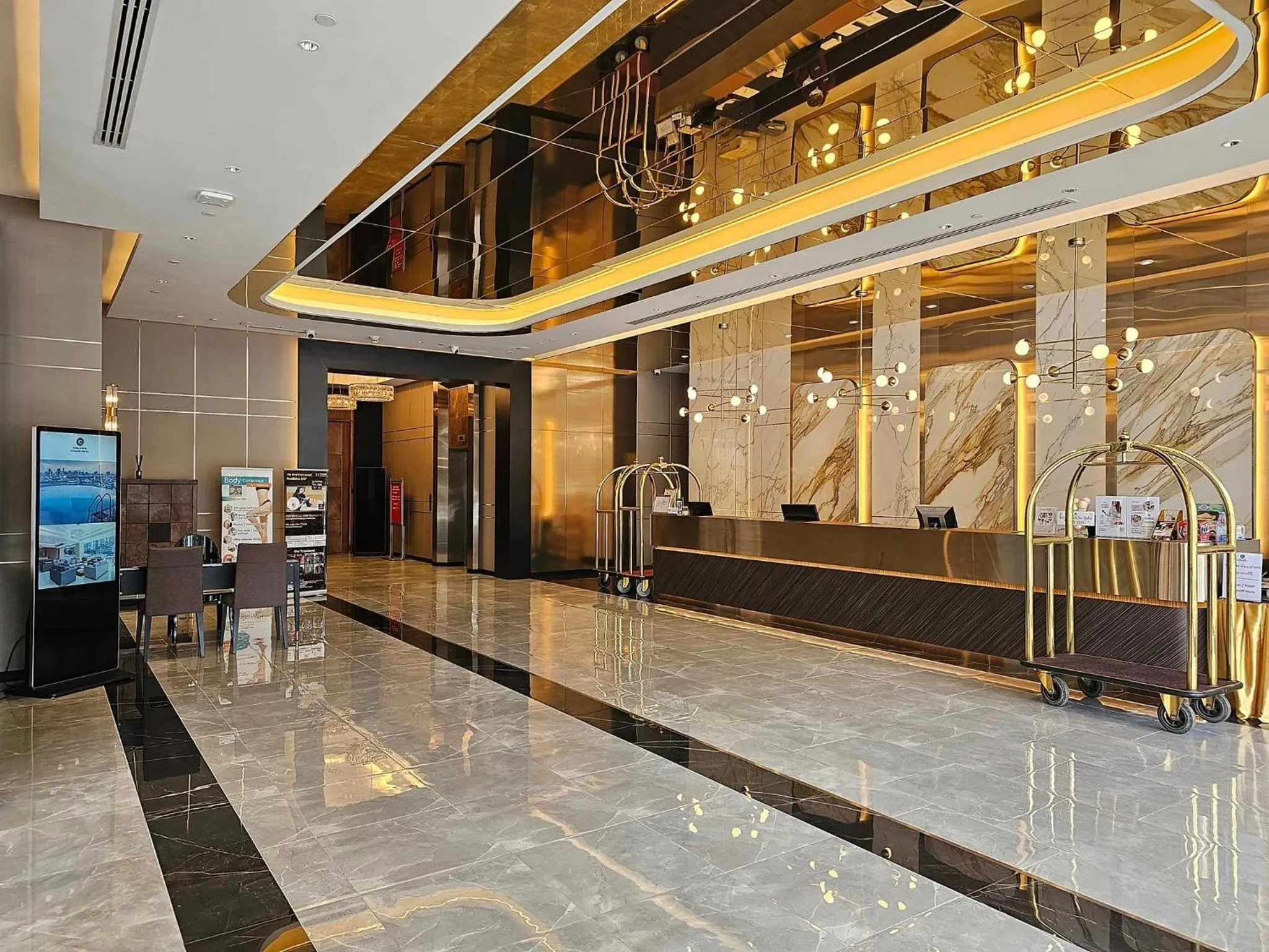 Lobby or reception in Column Bangkok Hotel