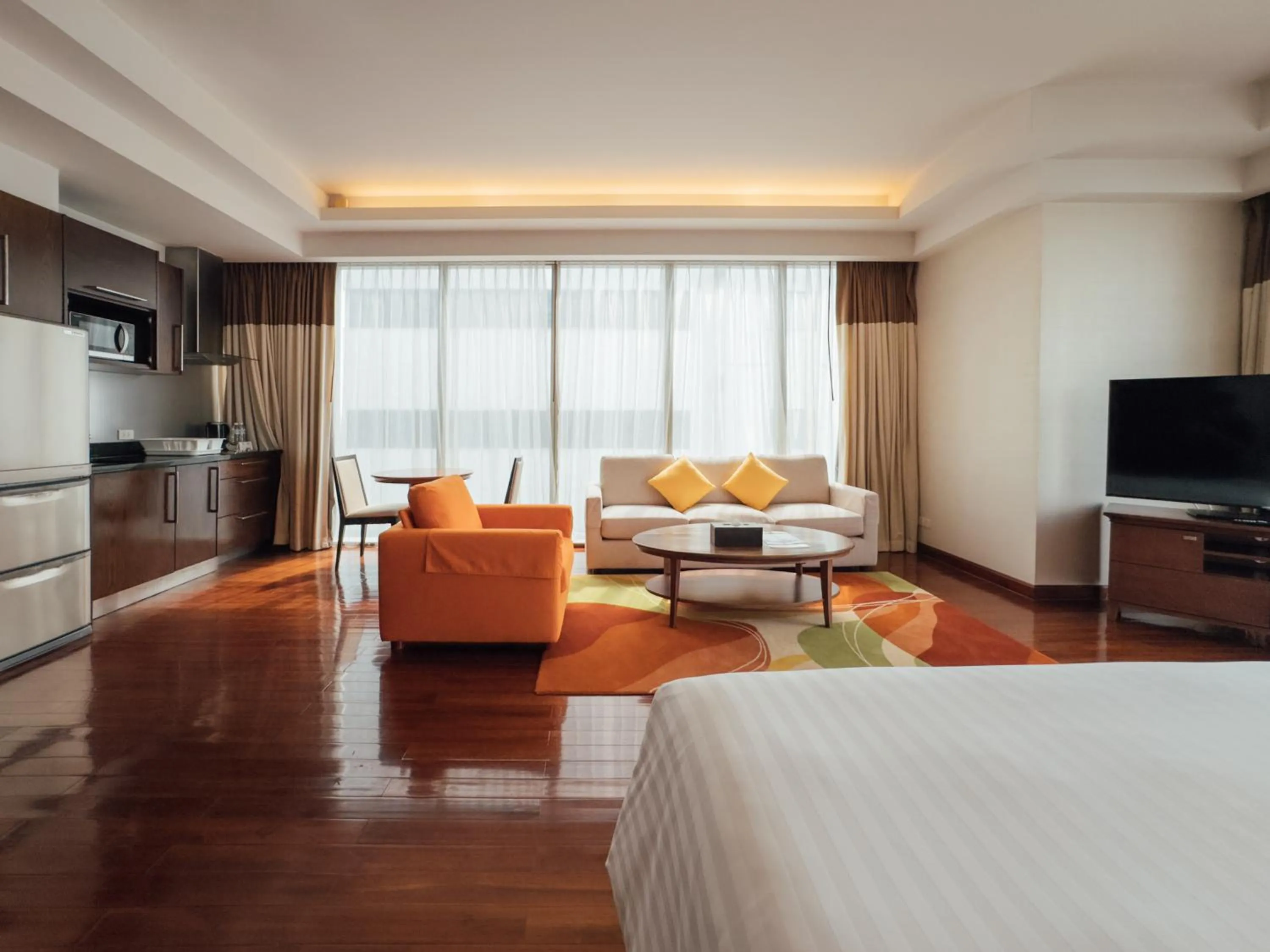 Kitchen or kitchenette, Bed in Column Bangkok Hotel