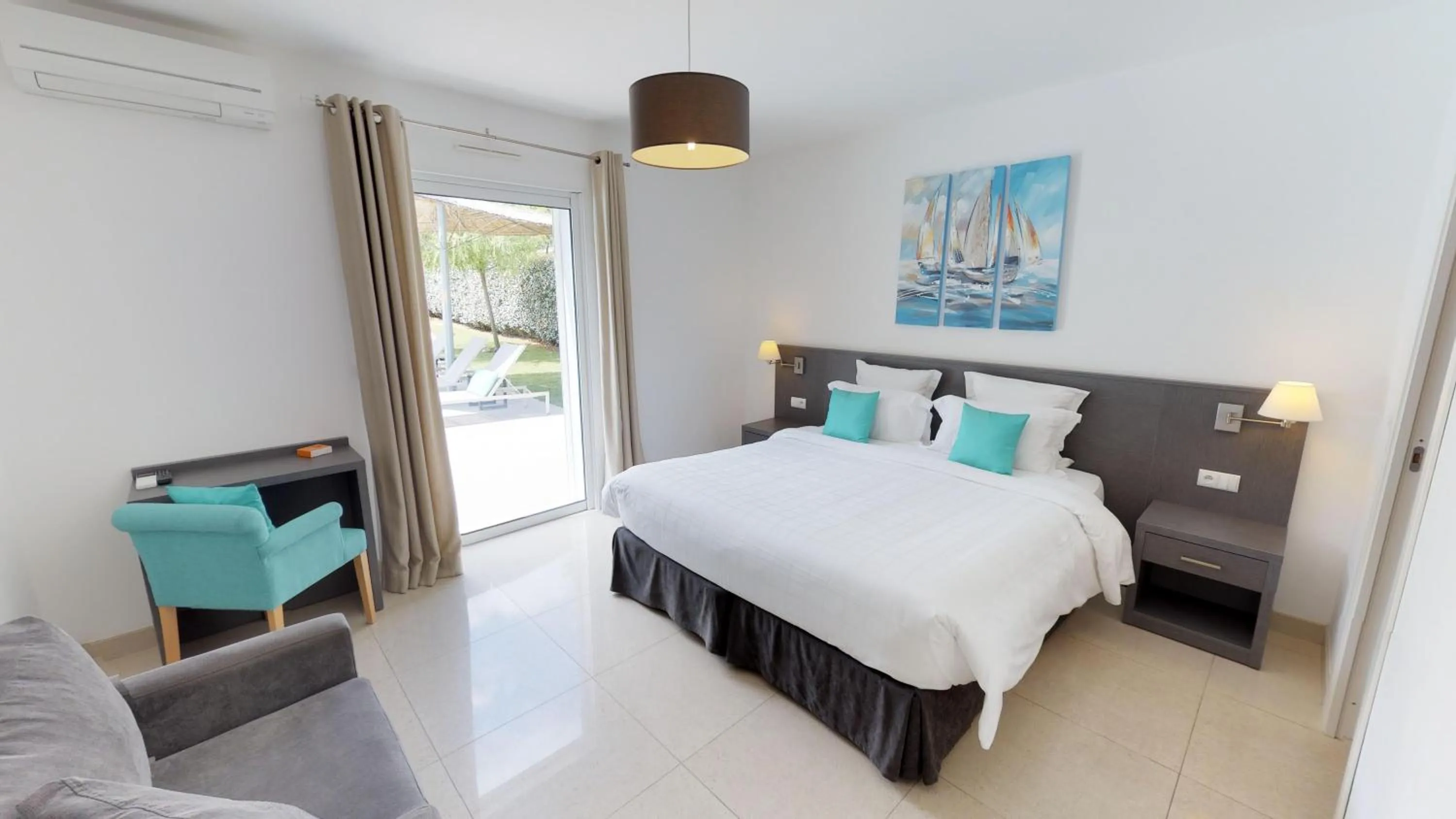 Bed in Domaine Villas Mandarine Private Pools & Spa