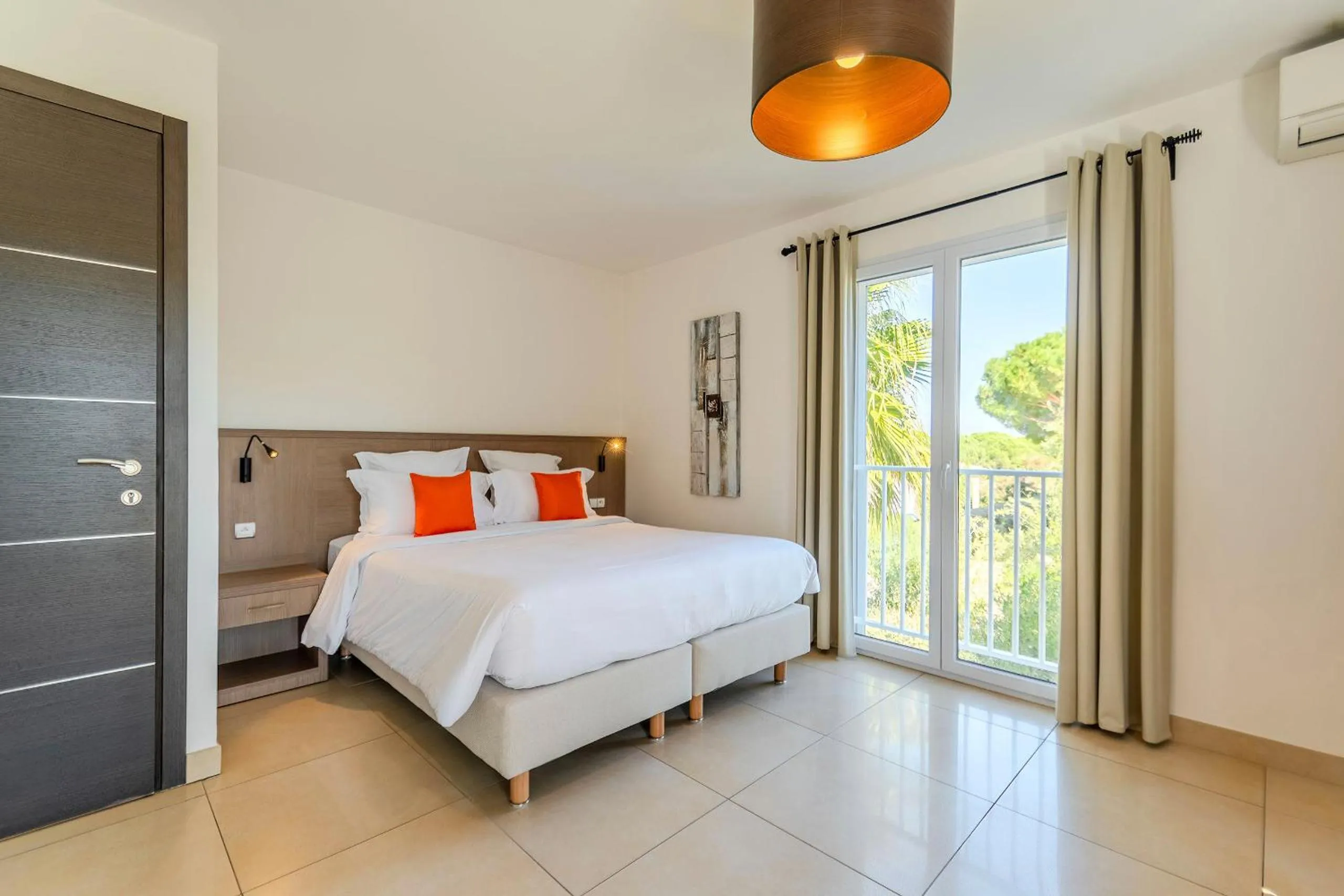 Bed in Domaine Villas Mandarine Private Pools & Spa