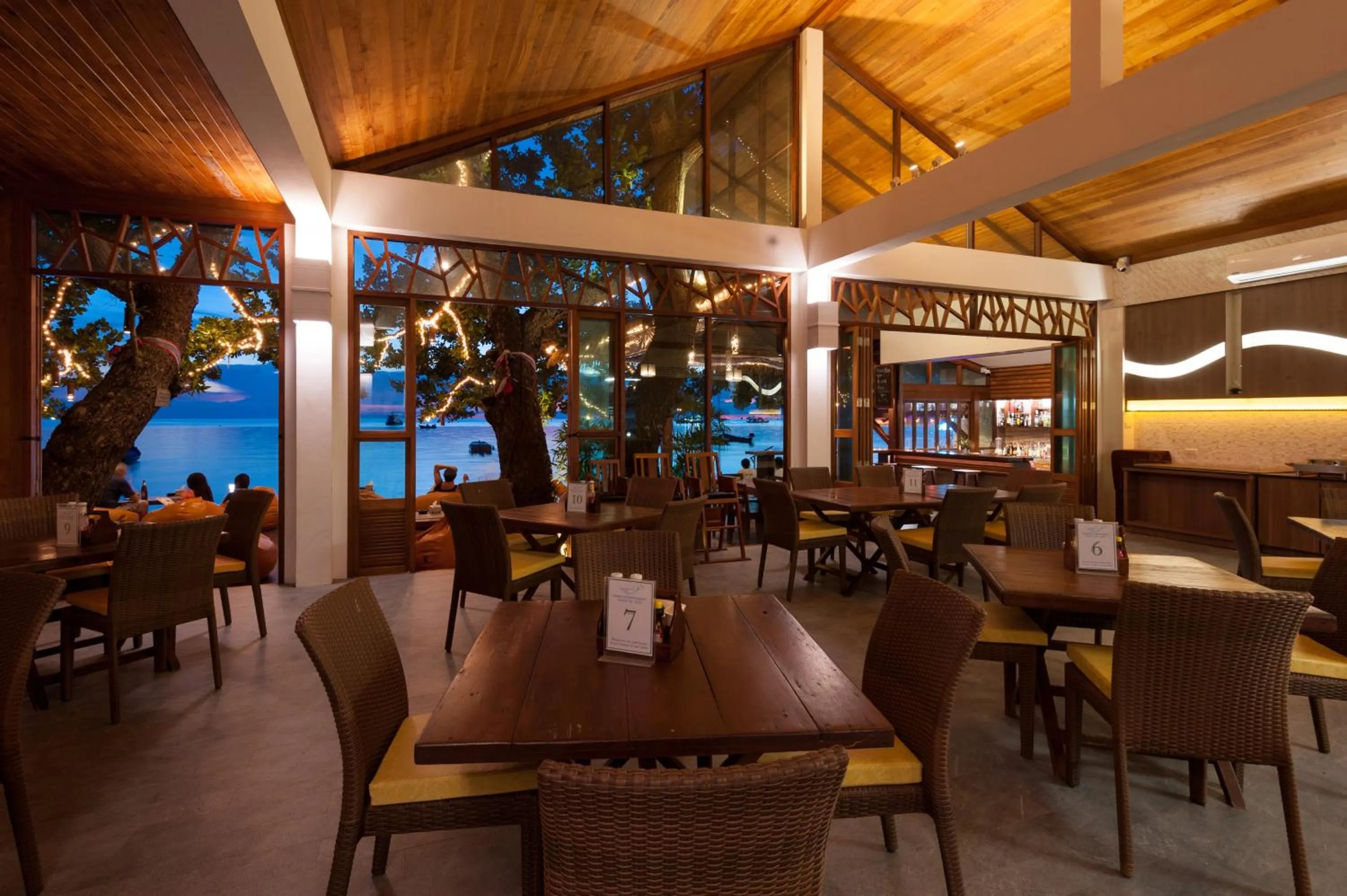 Restaurant/places to eat in Sairee Hut Resort Koh Tao