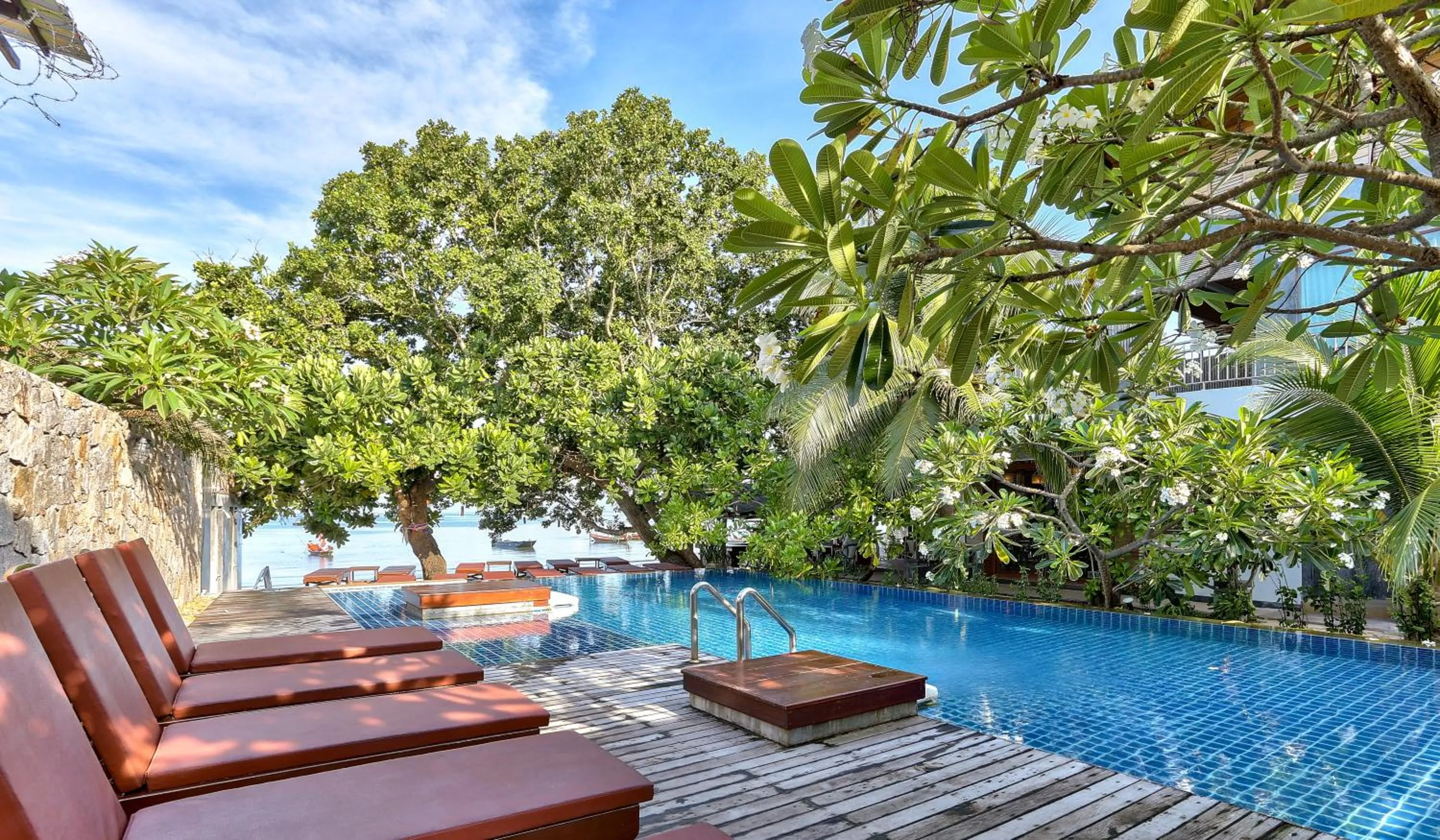Pool view in Sairee Hut Resort Koh Tao