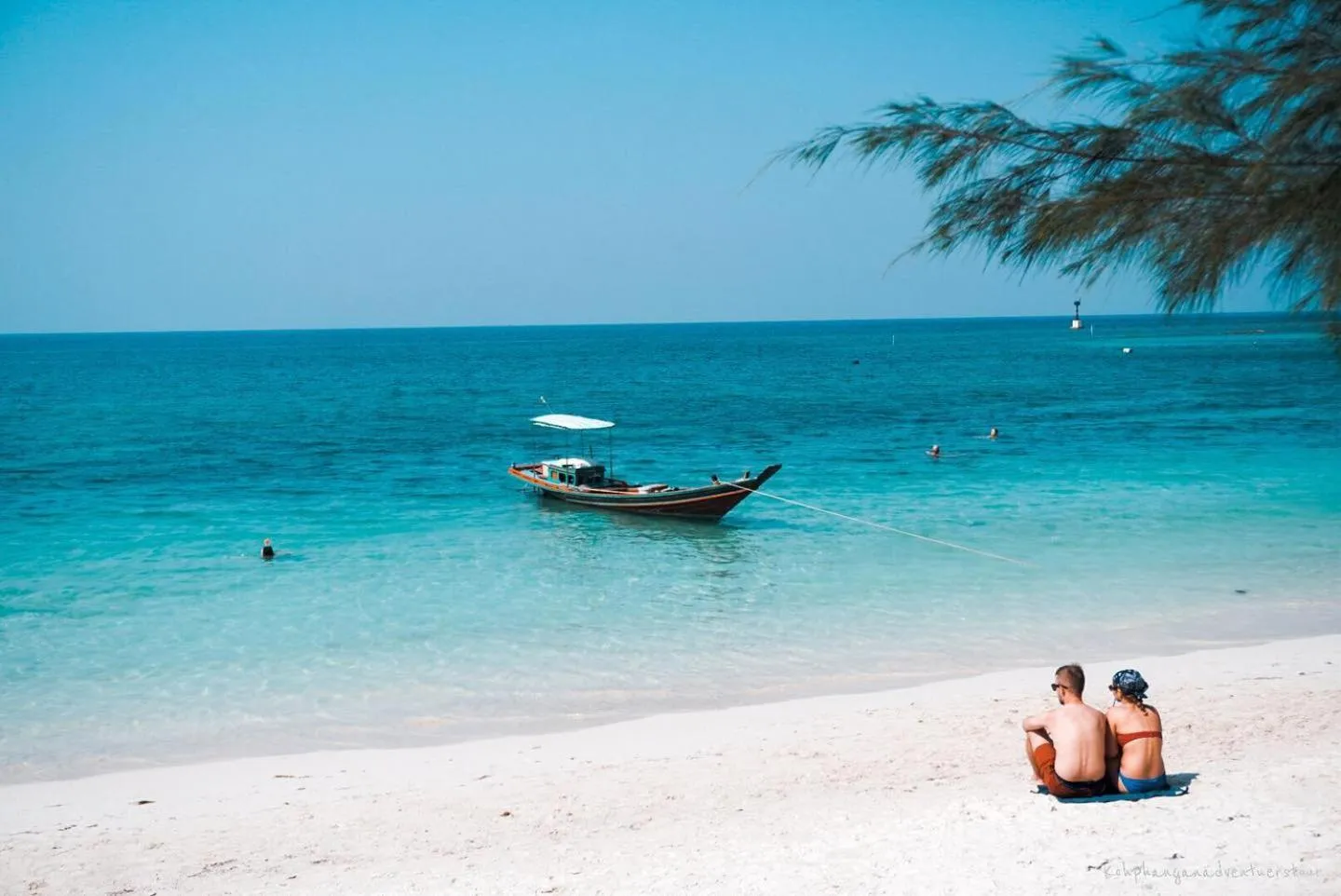 Beach in Sairee Hut Resort Koh Tao