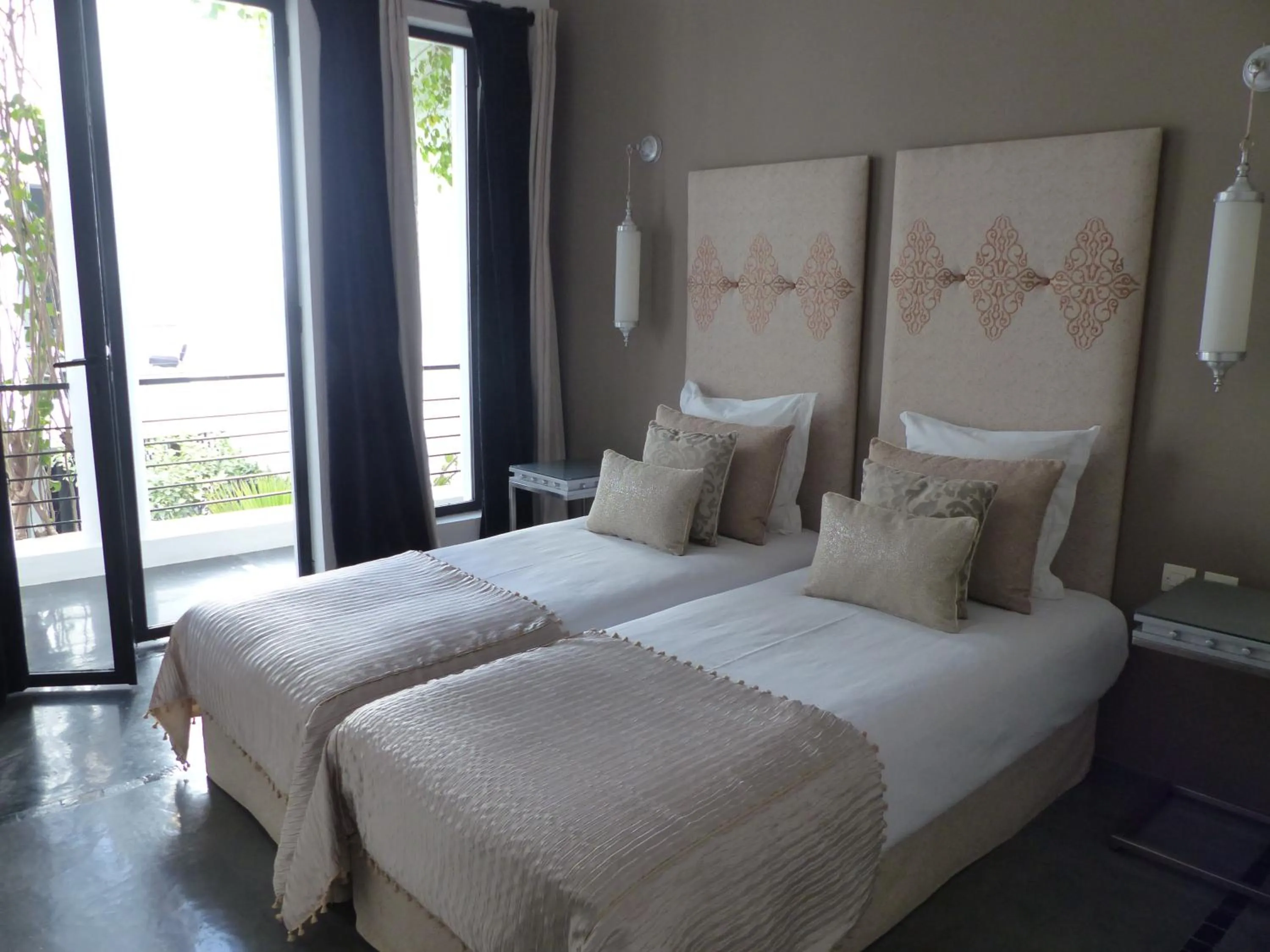 Photo of the whole room, Bed in Riad Tchina