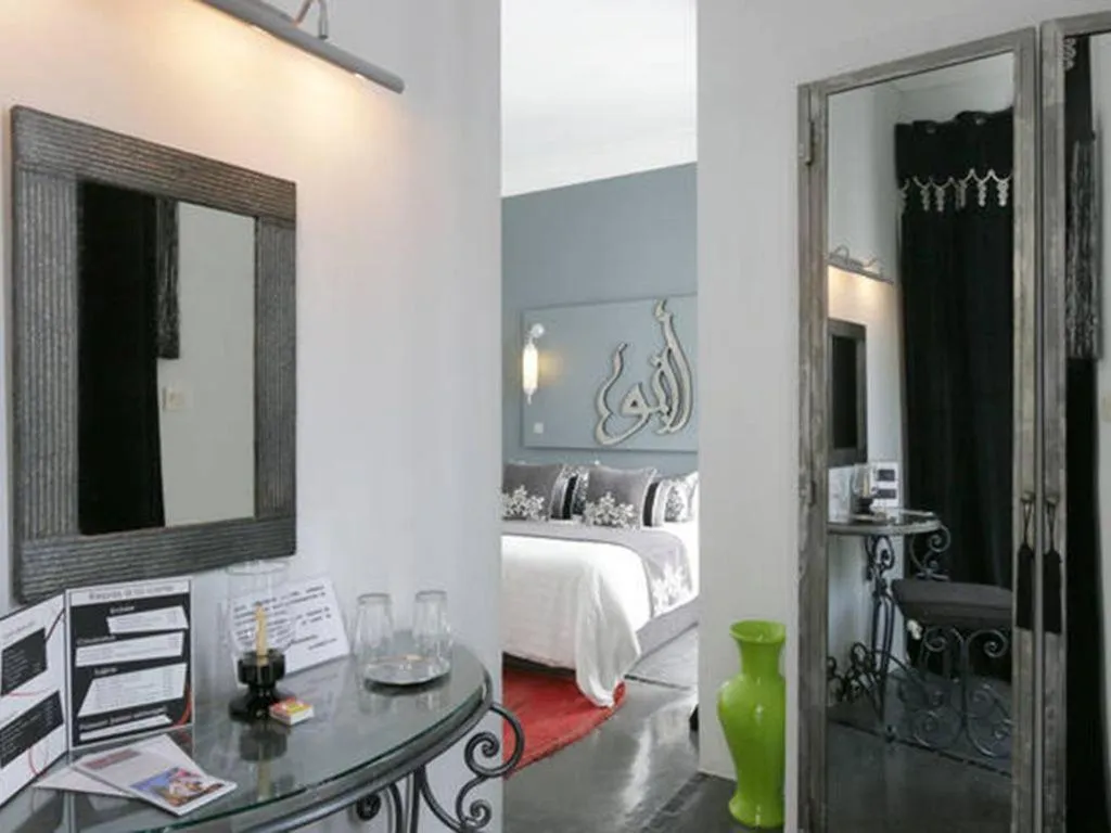 Photo of the whole room, Bed in Riad Tchina