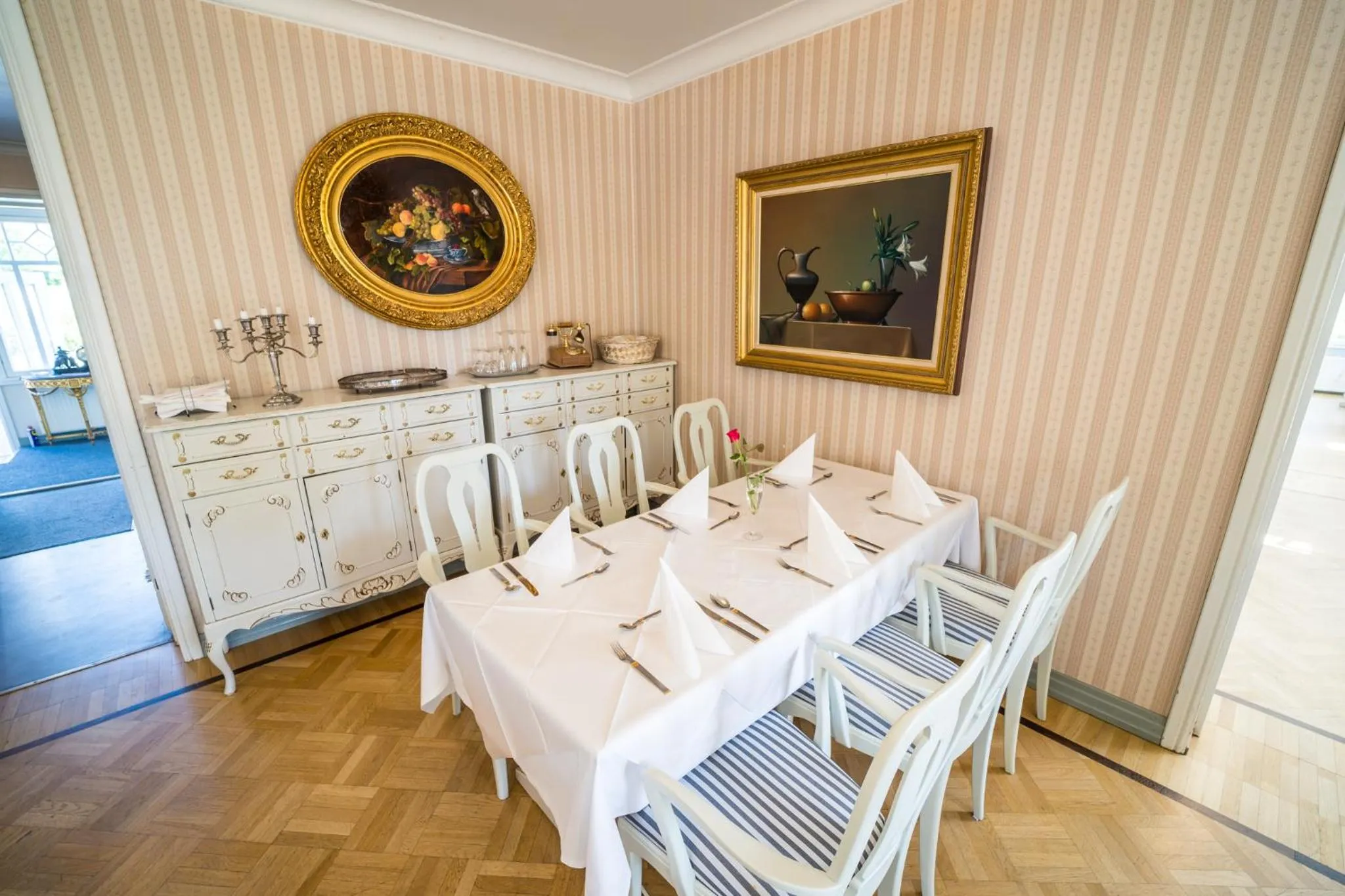 Dining area in Karolineburg Manor House Hotel