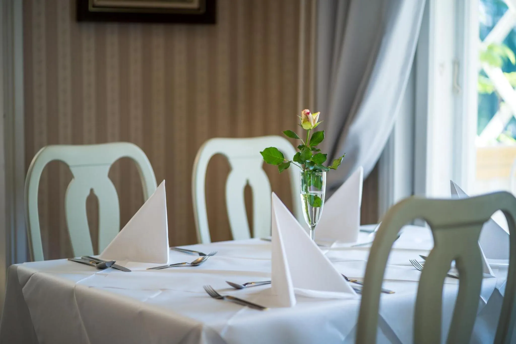 Dining area in Karolineburg Manor House Hotel