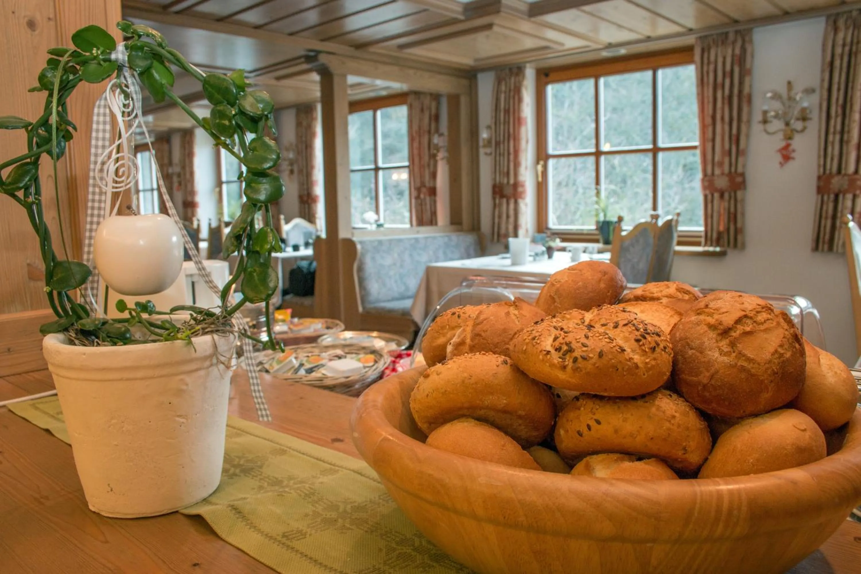 Restaurant/places to eat in Hotel & Gasthof Hubertushöhe - Ihr Hotel für Urlaub mit Hund