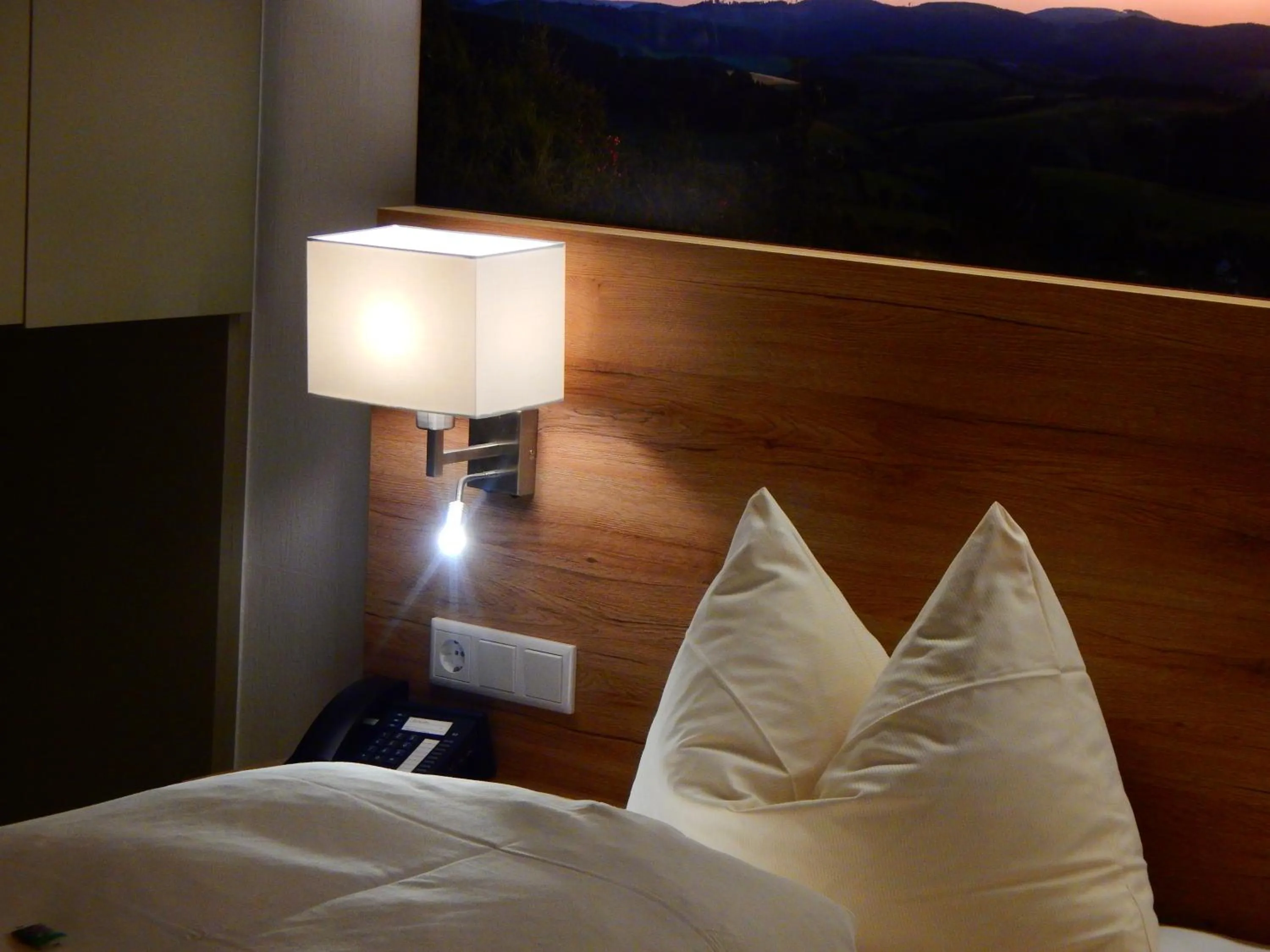 Decorative detail, Bed in Hotel & Gasthof Hubertushöhe - Ihr Hotel für Urlaub mit Hund