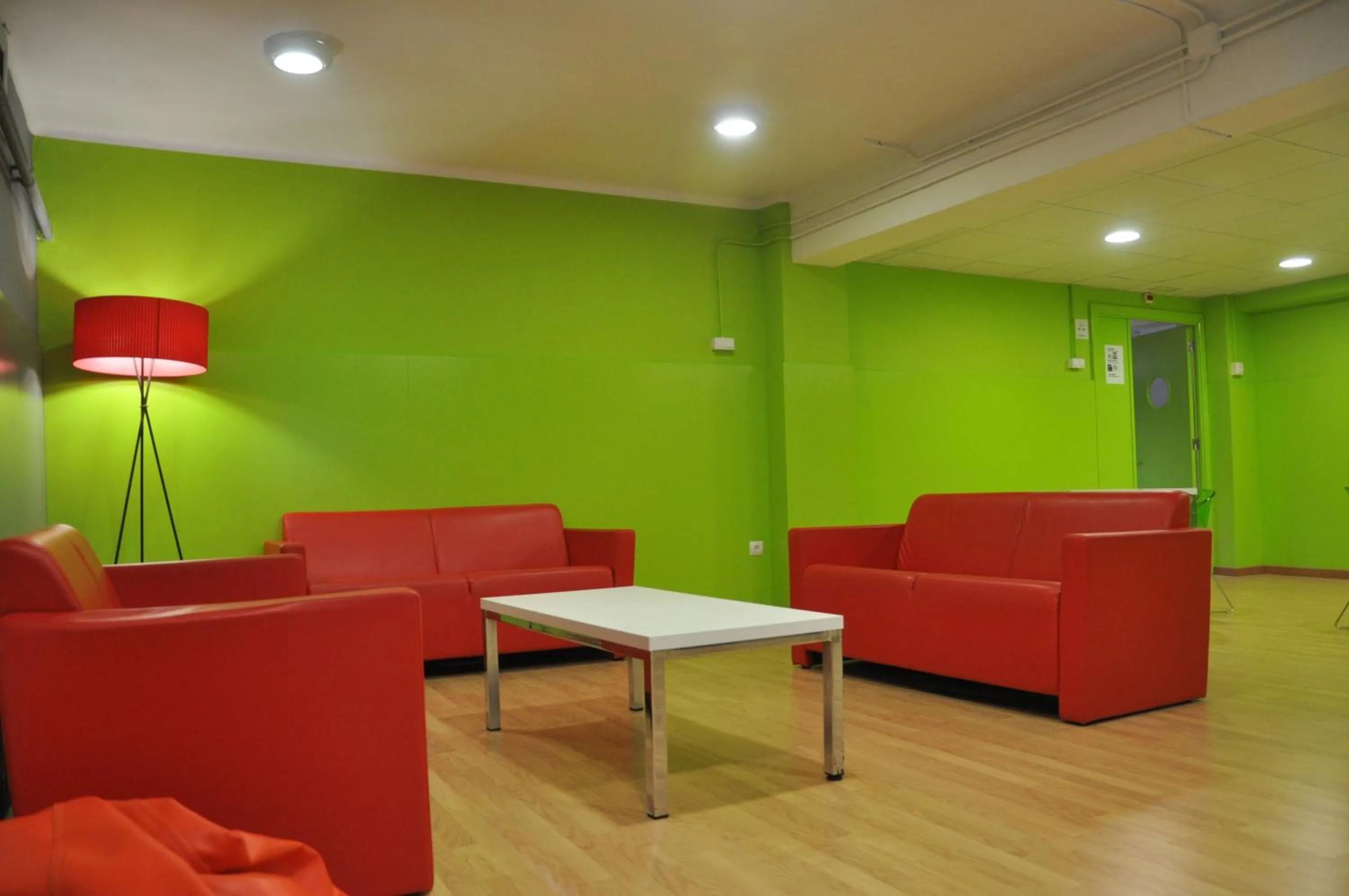 Communal lounge/ TV room in Residencia Universitaria Resa Sant Jordi