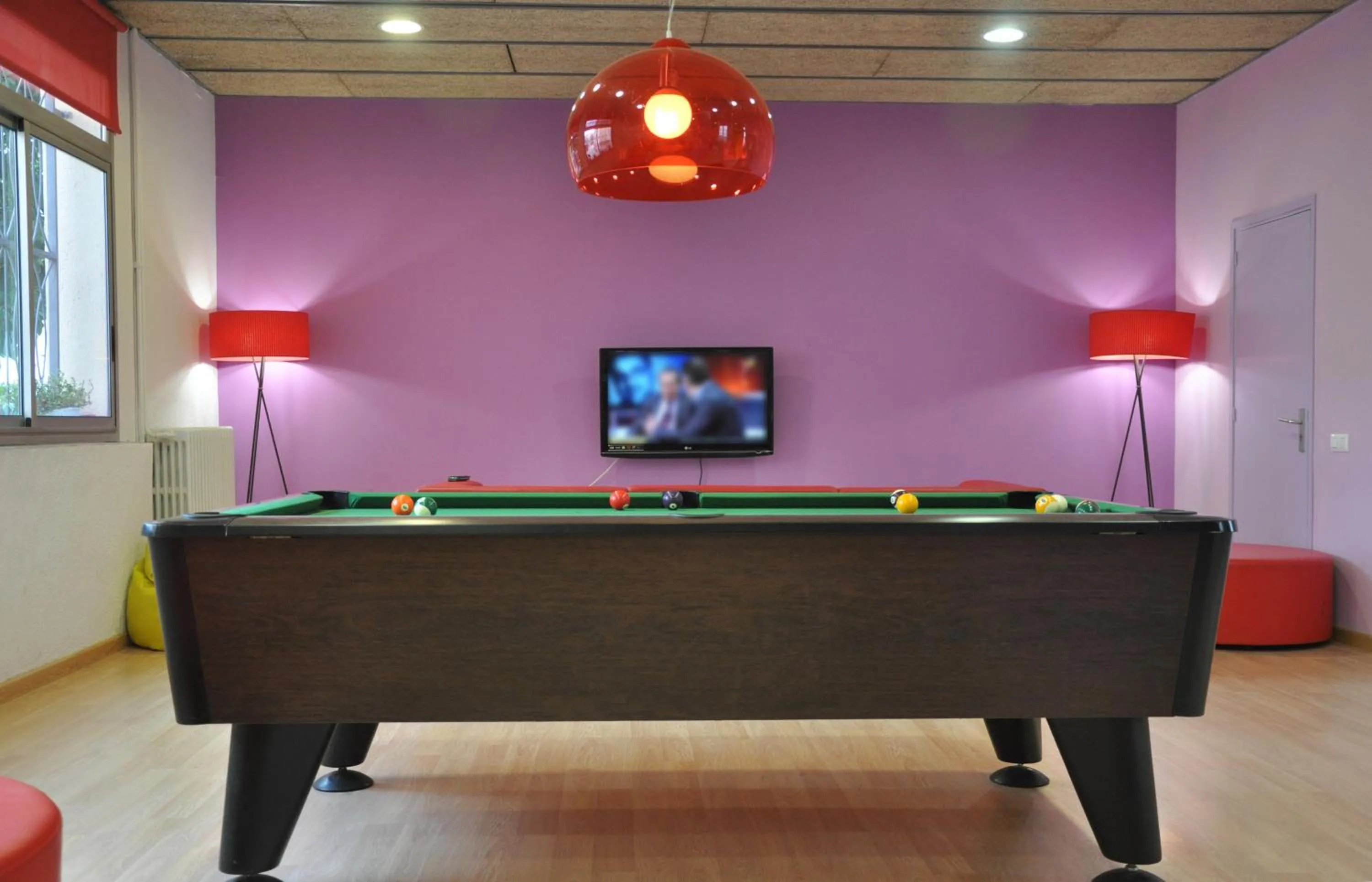 Billiard in Residencia Universitaria Resa Sant Jordi