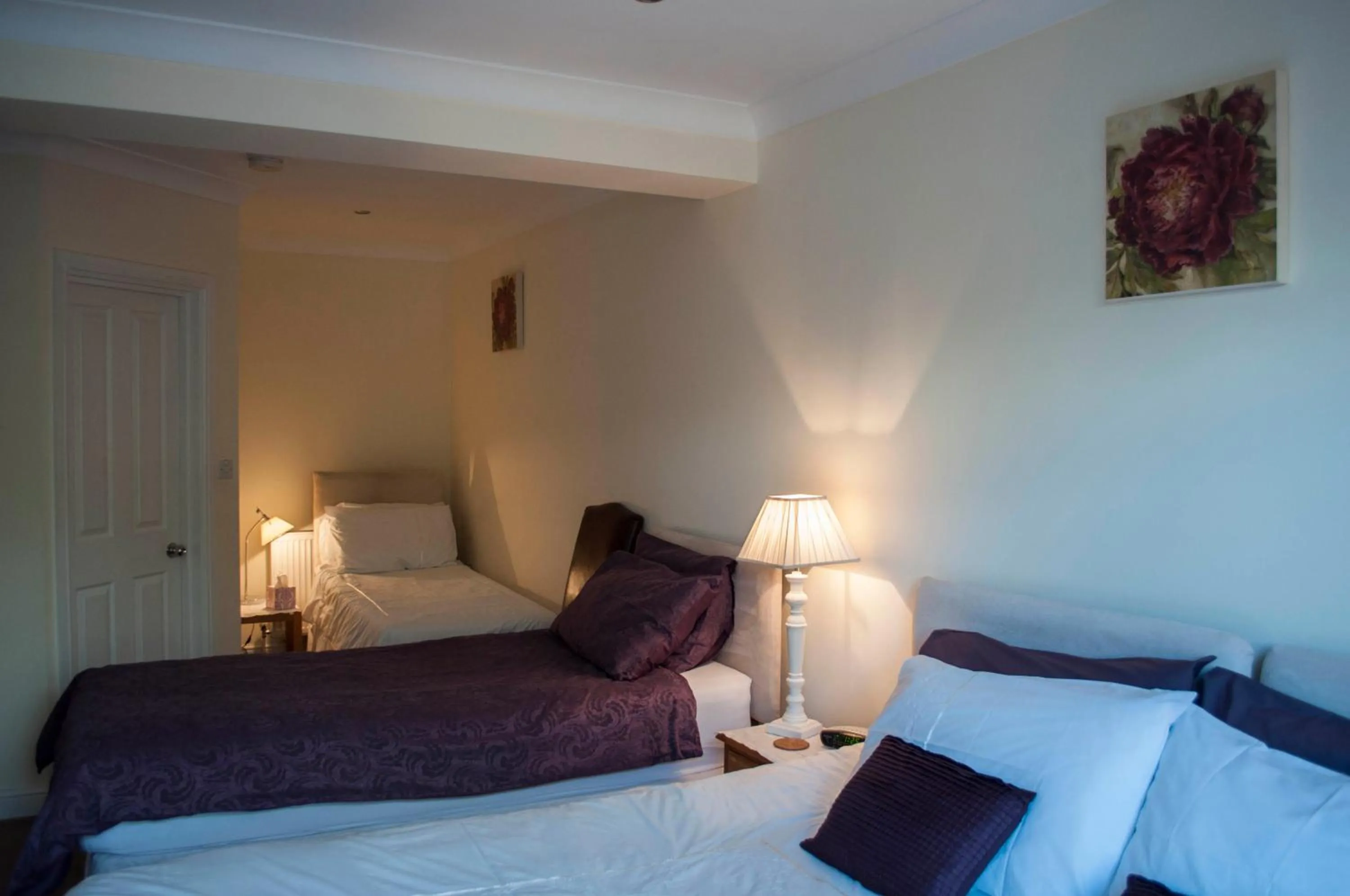 Photo of the whole room, Bed in Leverton House