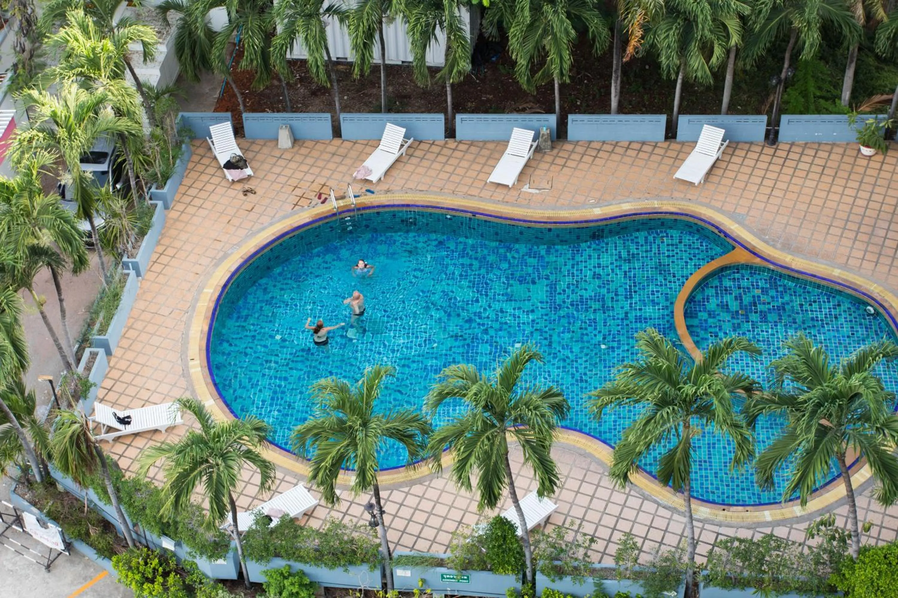 Swimming pool in Sawasdee Siam Pattaya Hotel